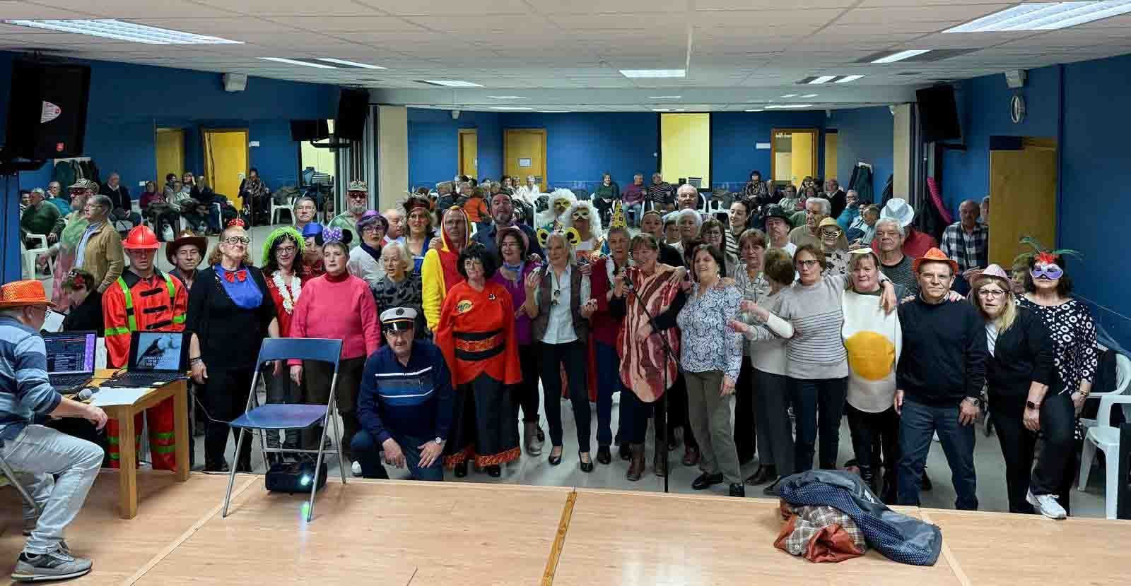 Éxito en el bingo, karaoke y baile para mayores en el Edificio Sociocultural en Santa Marta. FOTOS: Ayto Santa Marta de Tormes Éxito en el bingo, karaoke y baile para mayores en el Edificio Sociocultural en Santa Marta. FOTOS: Ayto Santa Marta de Tormes