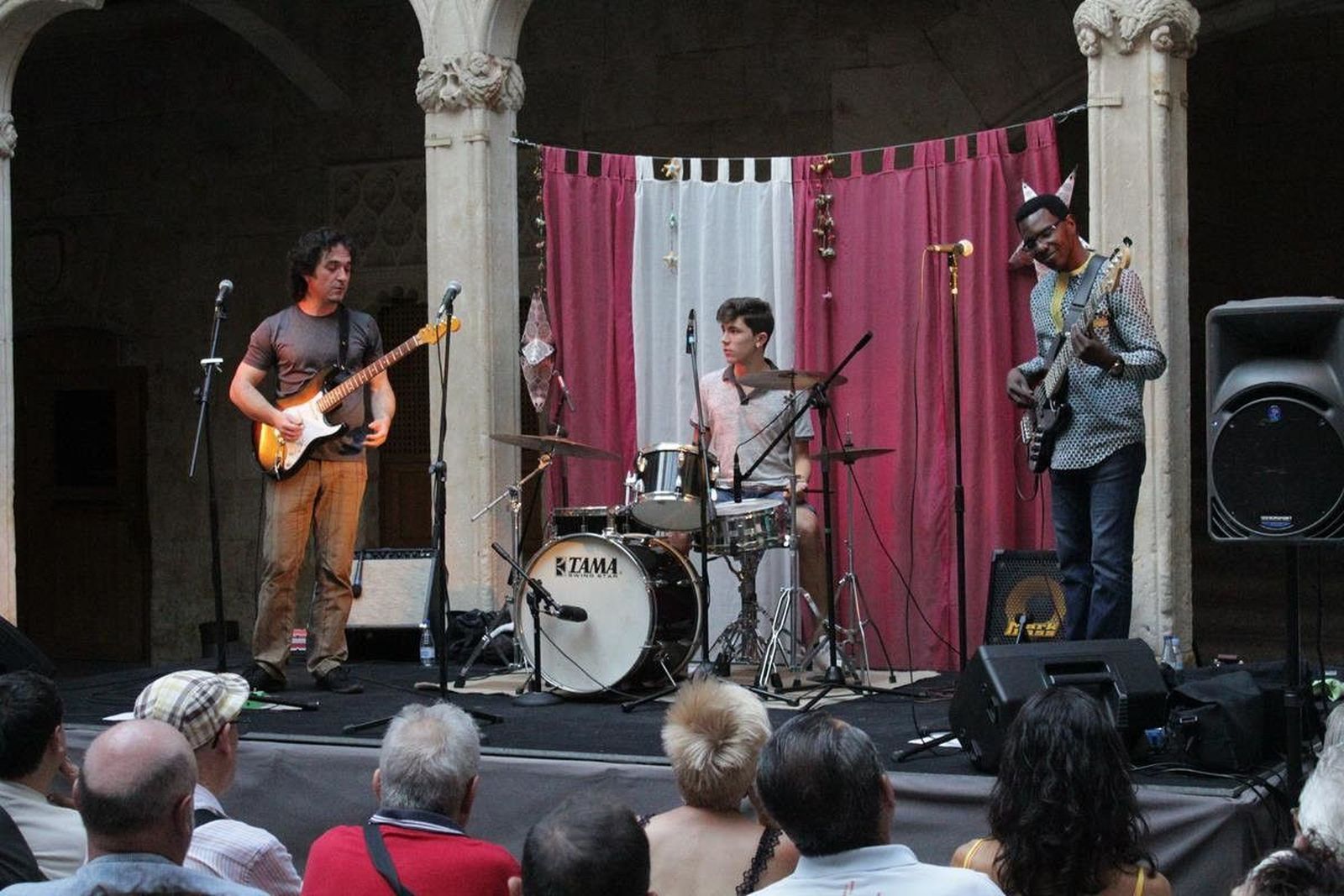 Doble sesión de conciertos en la Casa de las Conchas. Foto de archivo