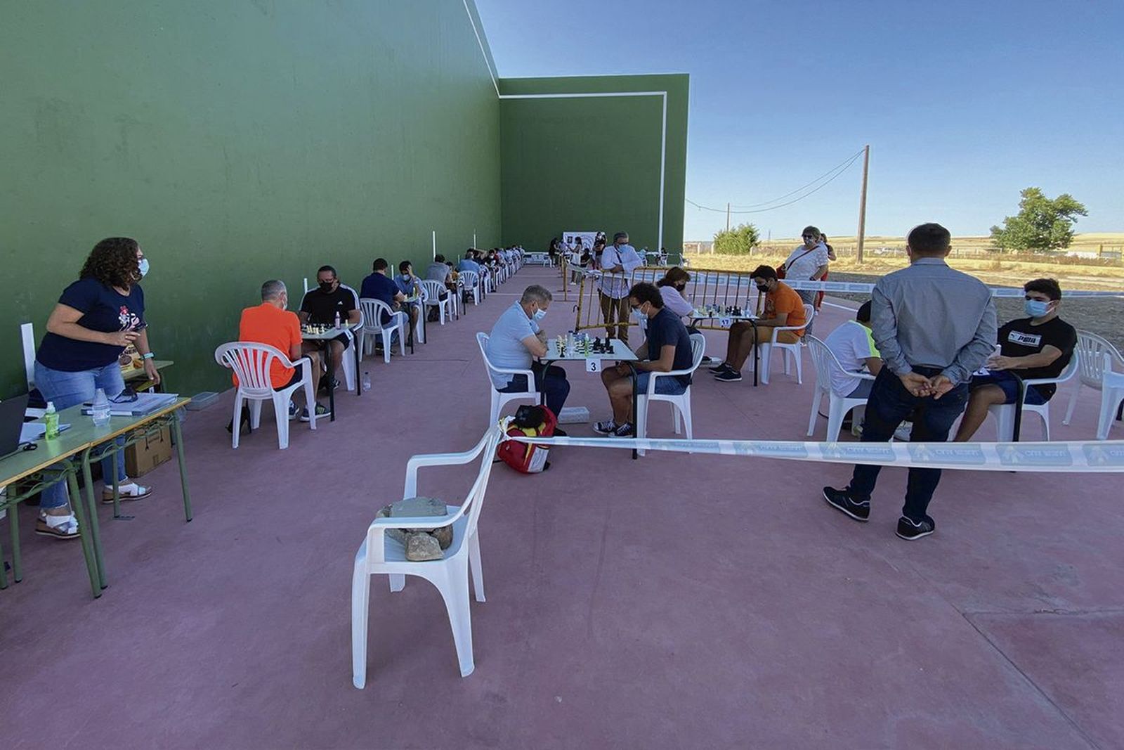 La Asociación cultural El Calentejo ha organizado el IV Torneo de ajedrez de Cantaracillo.