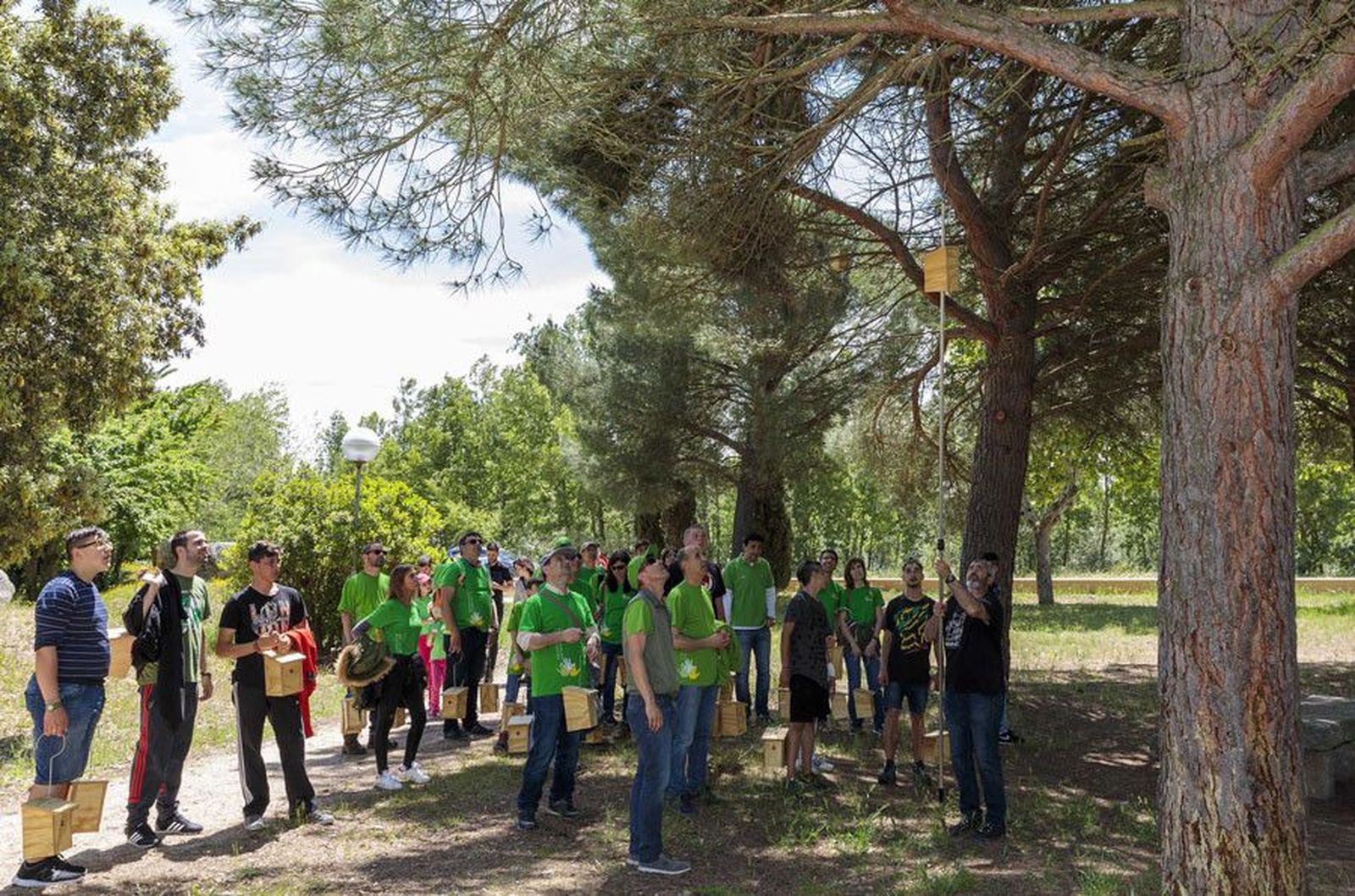 20180602 Voluntariado CyL colocación cajas nido