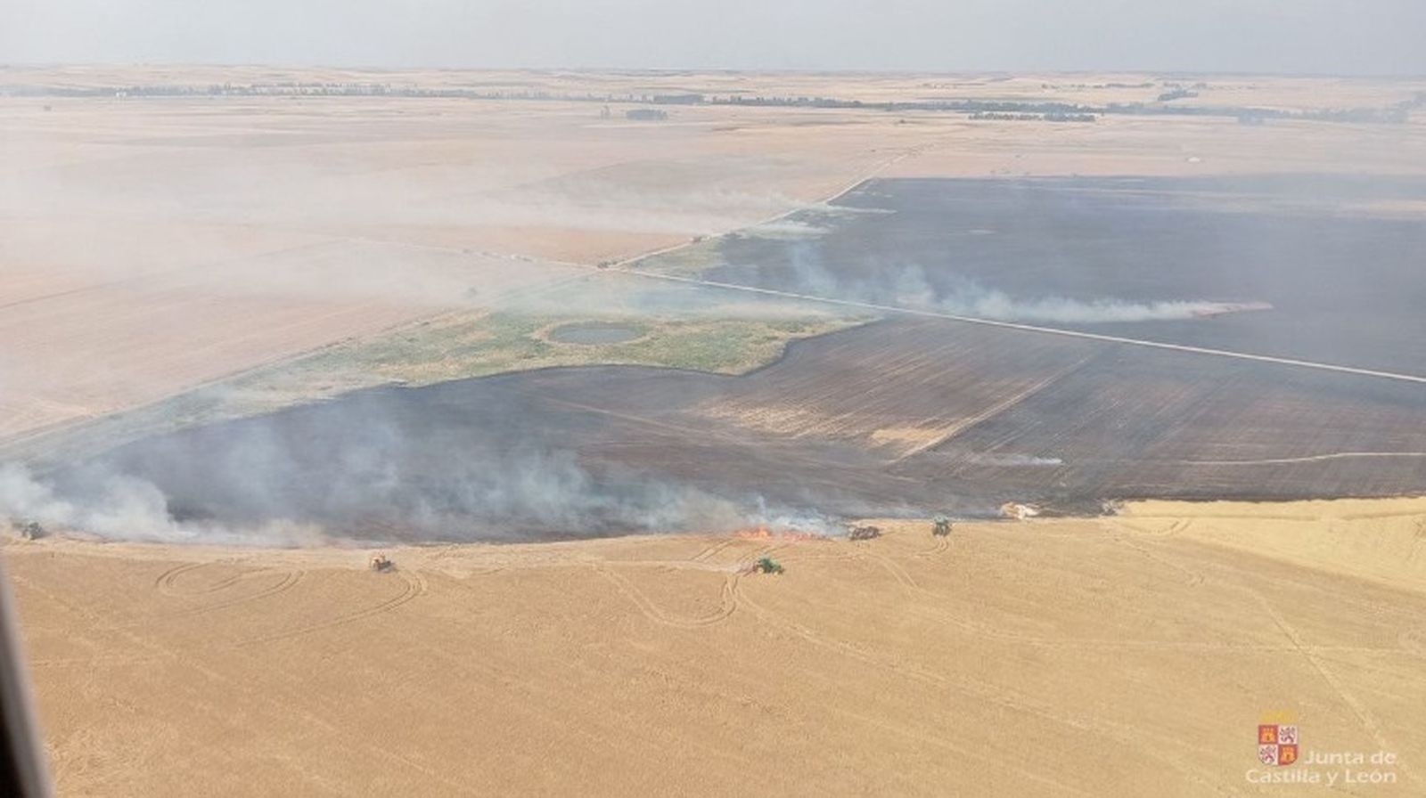 Incendio de cultivo en Malpartida