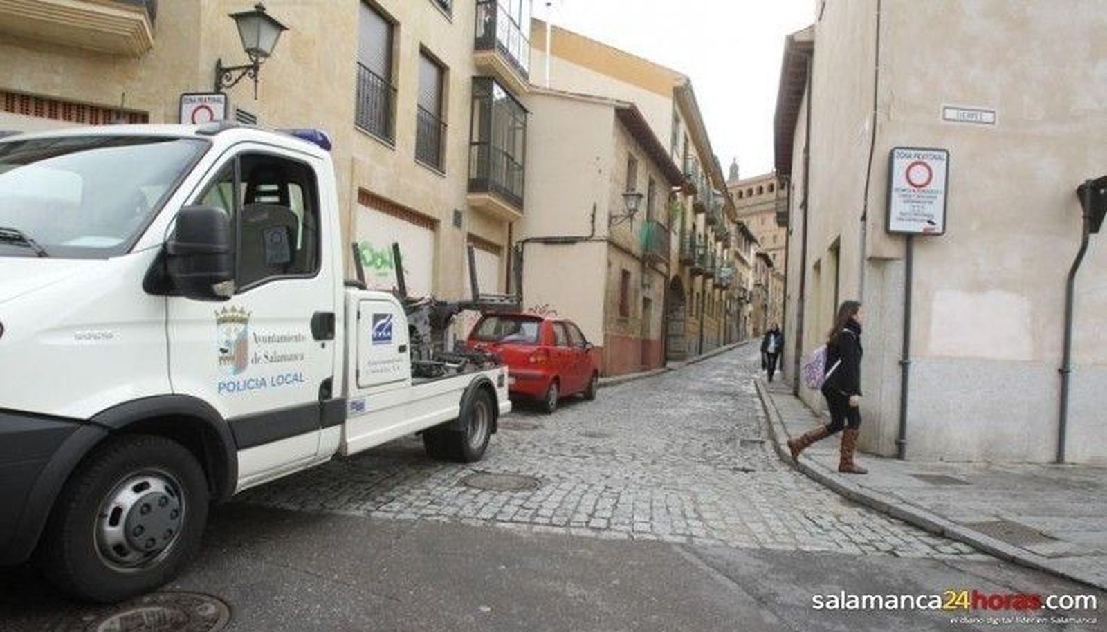 La grúa municipal deja de estar entre las más caras de España