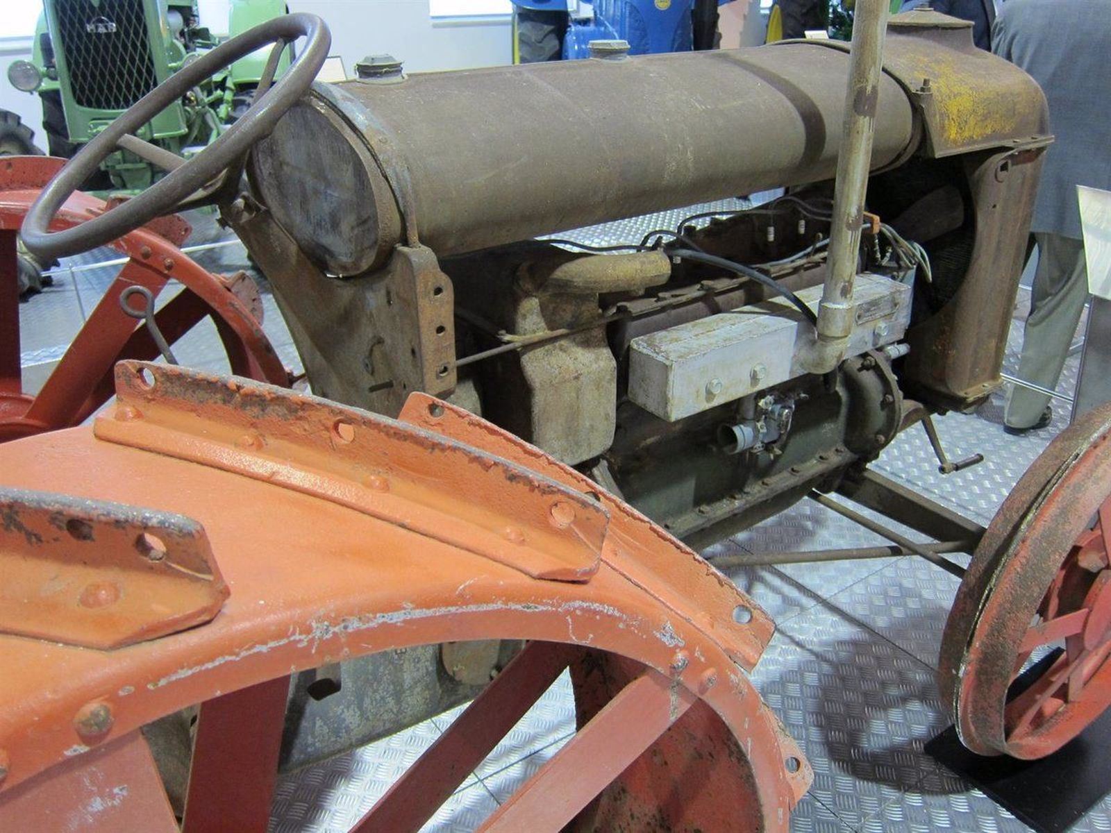 Imagen de archivo de un tractor antiguo Imagen de archivo de un tractor antiguo