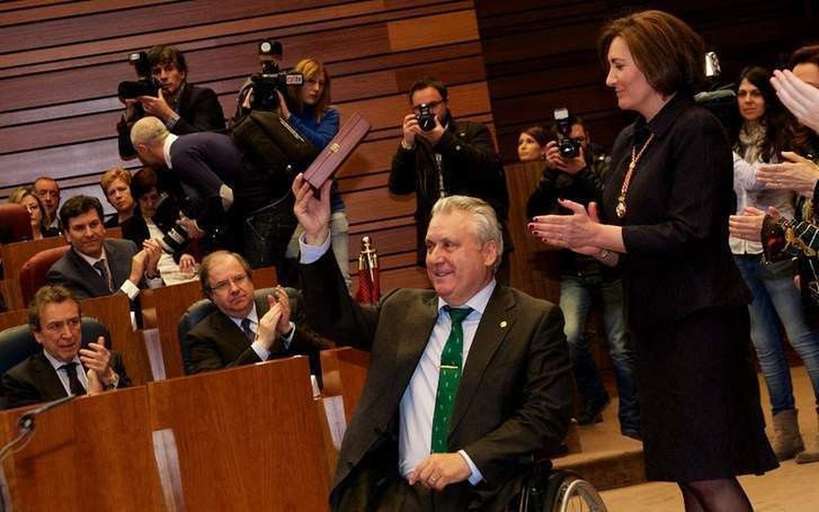 La Junta, con las víctimas del terrorismo