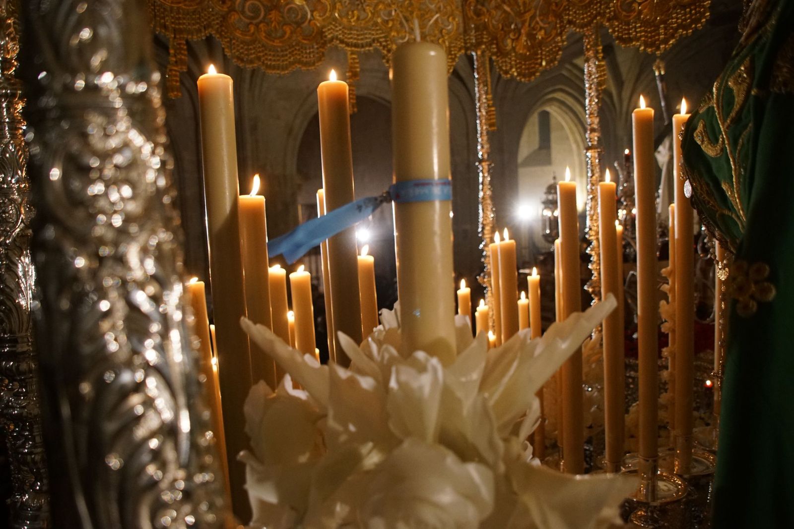 Salamanca bajo el palio de la Esperanza: las fotos que deja el Viernes Santo.