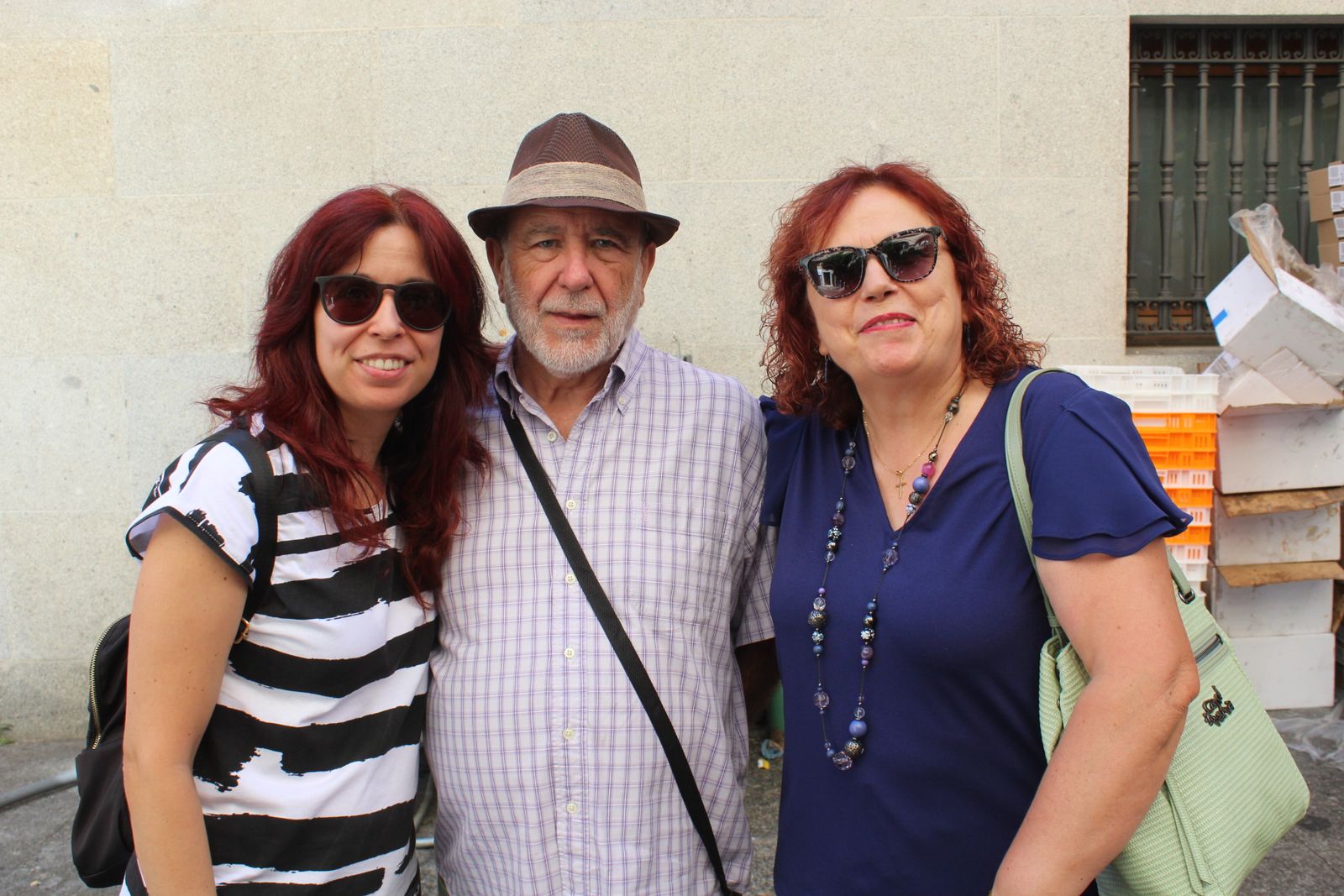 Ambiente en la Feria de Día en el mediodía de este domingo
