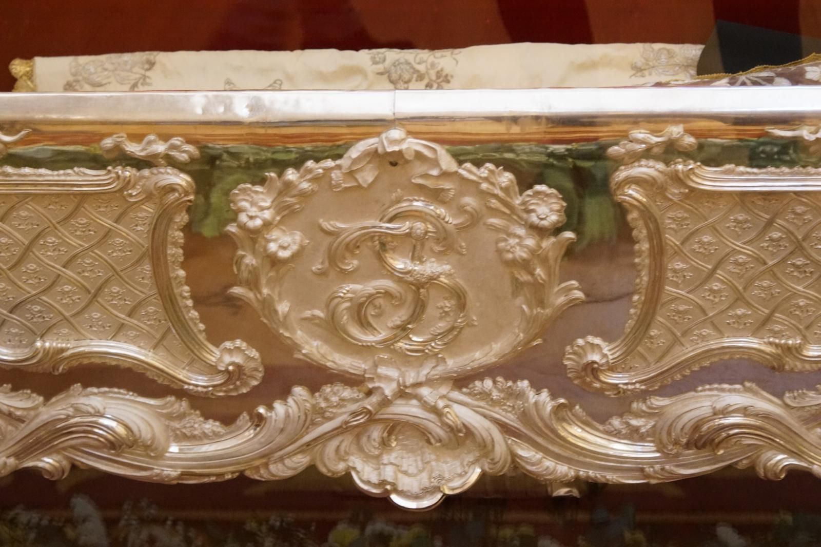 apertura-de-la-basilica-de-la-anunciacion-para-venerar-el-cuerpo-de-santa-teresa-en-alba-de-tormes-fotos-juanes-21