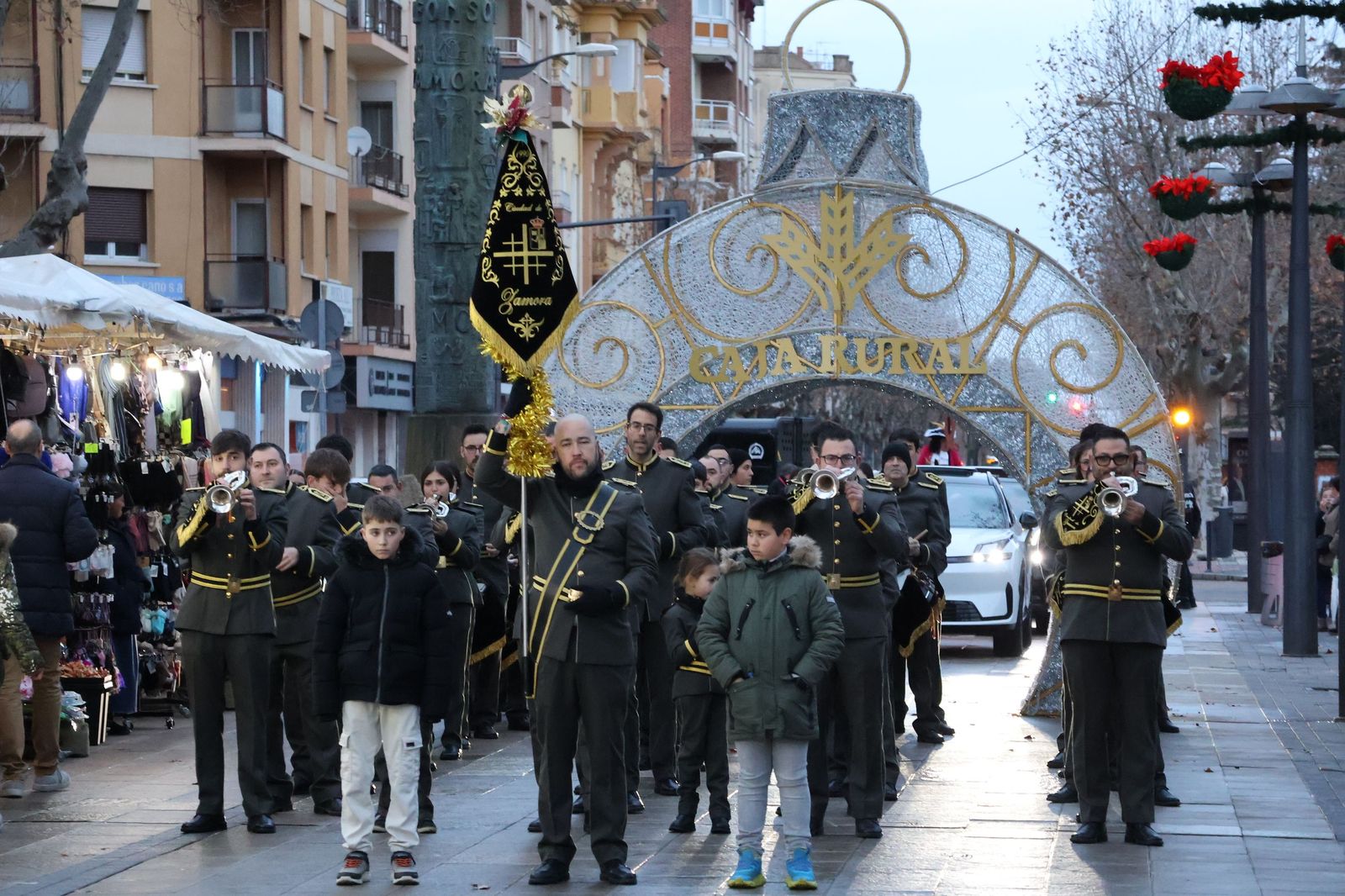 El Cartero de Sus Majestades de Oriente recoge las cartas de los pequeños zamoranos (1).JPG