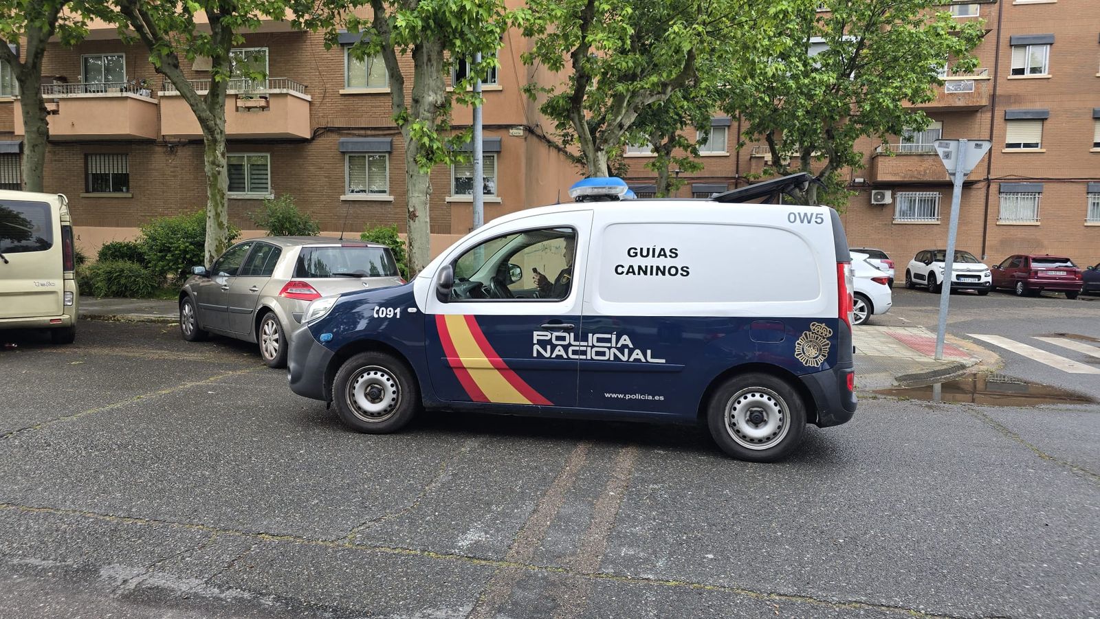 Redada de la Policía Nacional en la Plaza de Extremadura