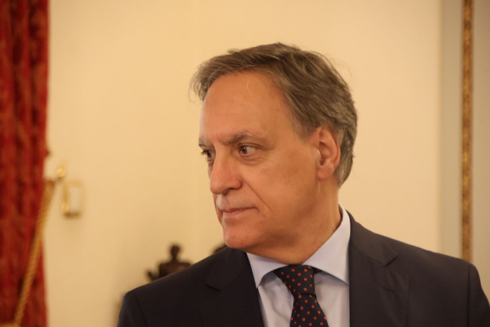 El alcalde de Salamanca, Carlos García Carbayo, preside la reunión del Jurado de Honores y Distinciones
