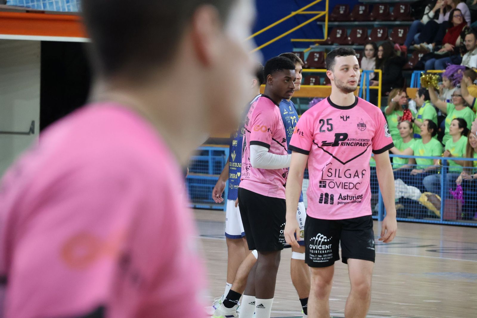 GALERÍA | El BM Zamora se juega consolidar el liderazgo frente a los asturianos del Auto-Center Principado Vetusta