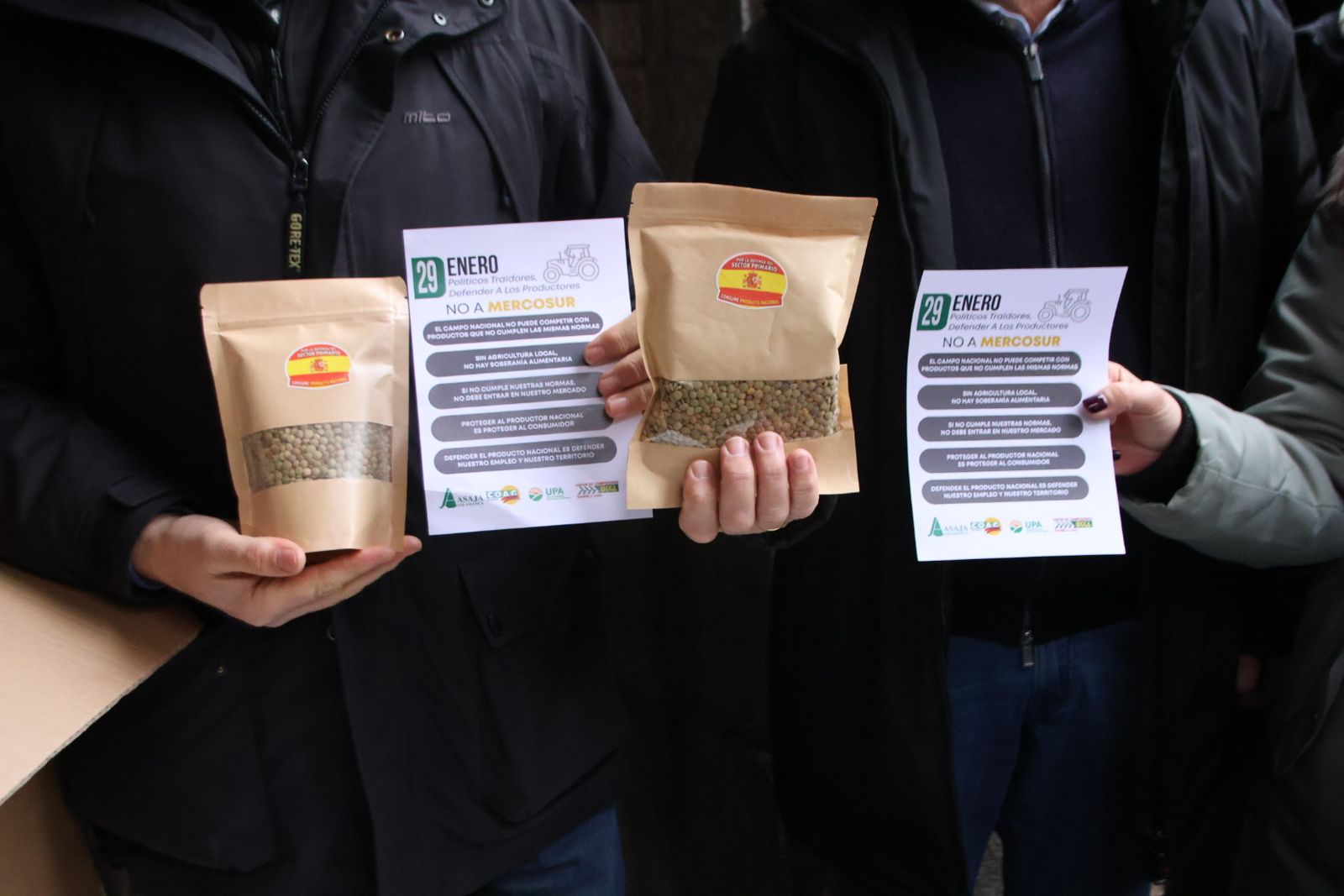 El sector de las legumbres y el cereal se manifiesta en Gran Vía contra Mercosur