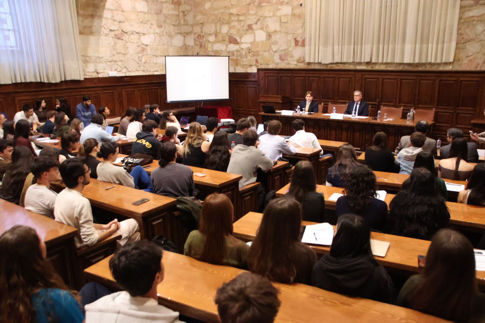 ASELUS entrega distinción al eurodiputado Antonio López-Istúriz White