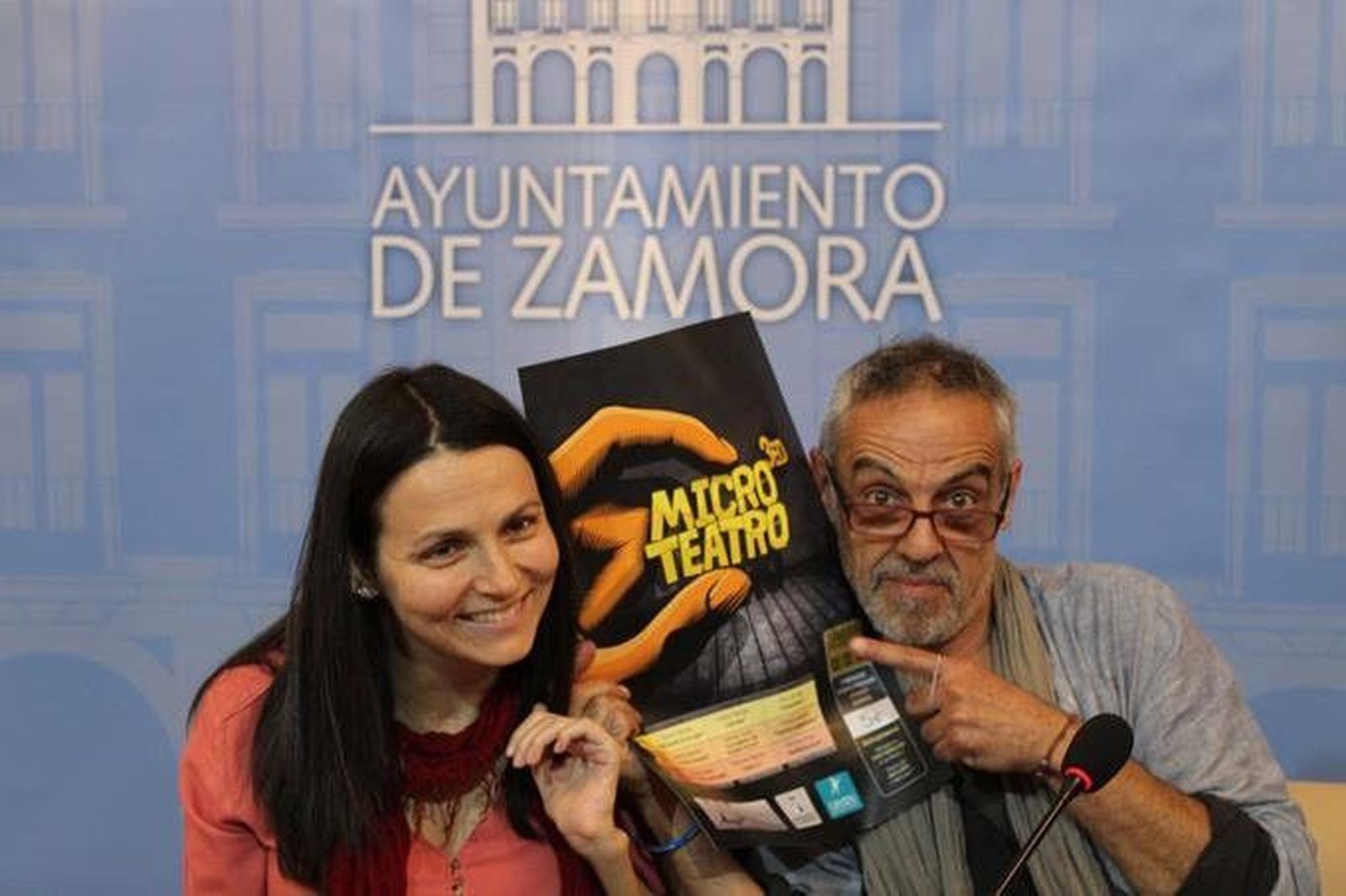 Balborraz vuelve a levantar su telón al microteatro