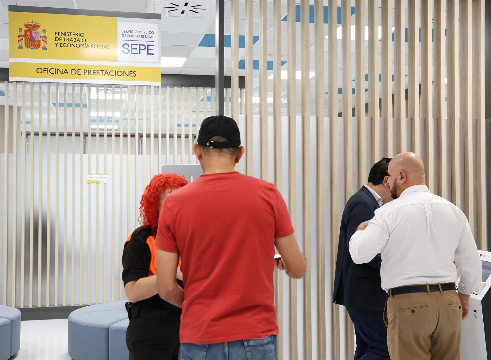 Varias personas en una oficina de empleo. Prestaciones Marta Fernández Jara Europa Press Archivo Varias personas en una oficina de empleo. Prestaciones Marta Fernández Jara Europa Press Archivo