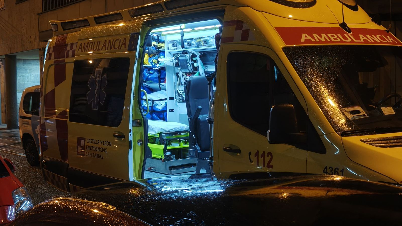 Rápida intervención sanitaria tras el desvanecimiento de una mujer en un gimnasio de la calle Rodríguez Fabrés