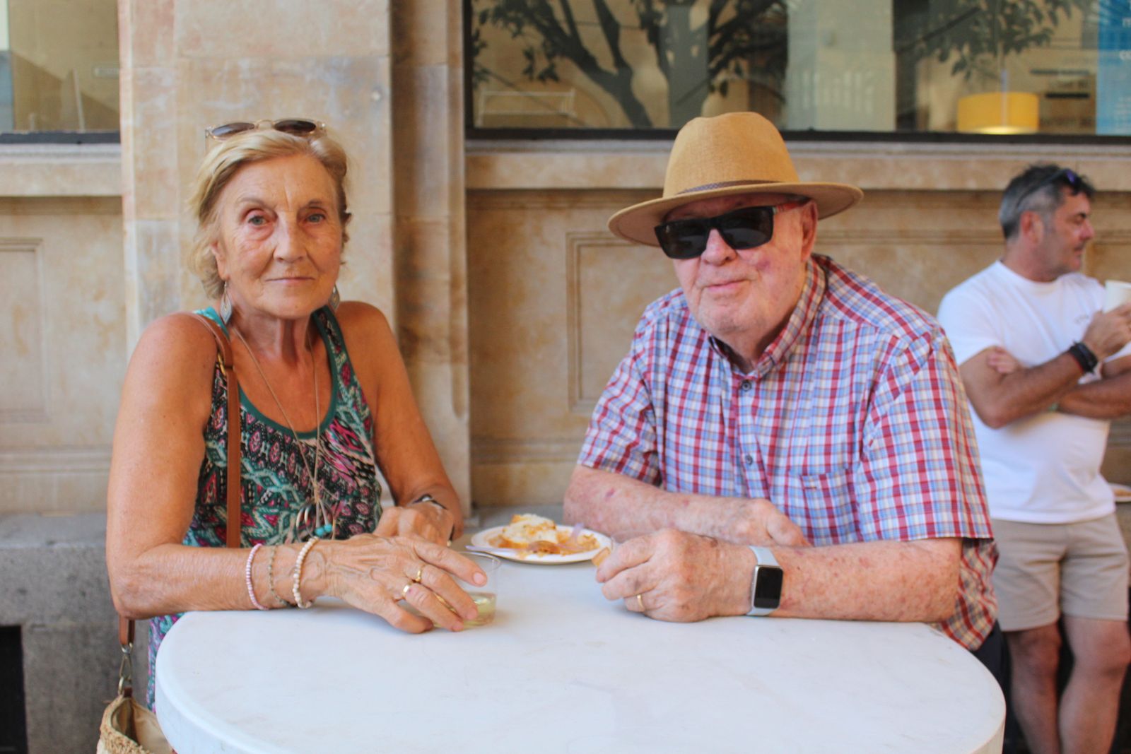 Ambiente en la Feria de Día en el mediodía de este sábado