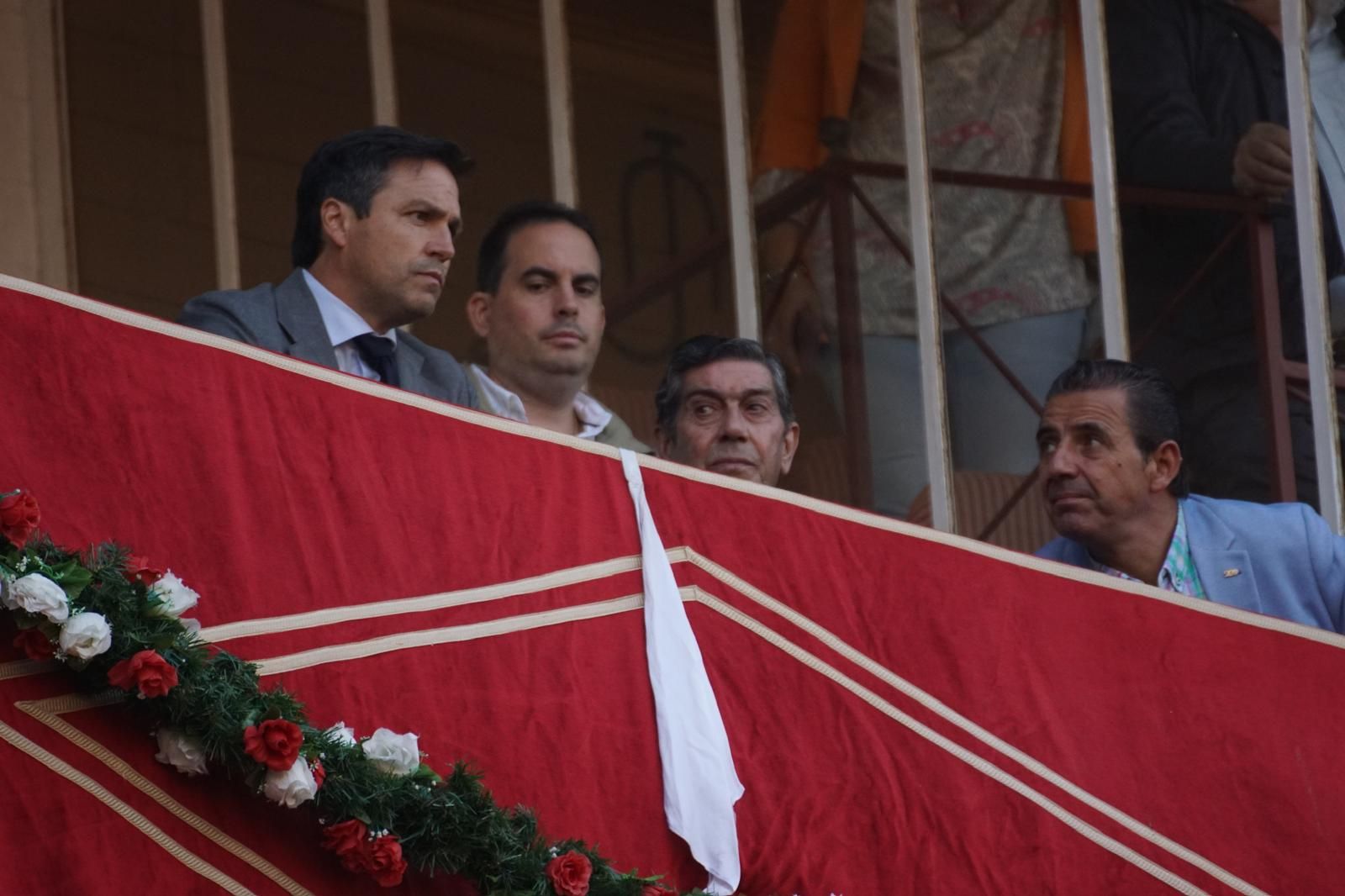 resumen-fotografico-del-ambiente-en-los-tendidos-de-la-glorieta-durante-la-corrida-concurso-22-de-septiembre-fotos-juanes-4