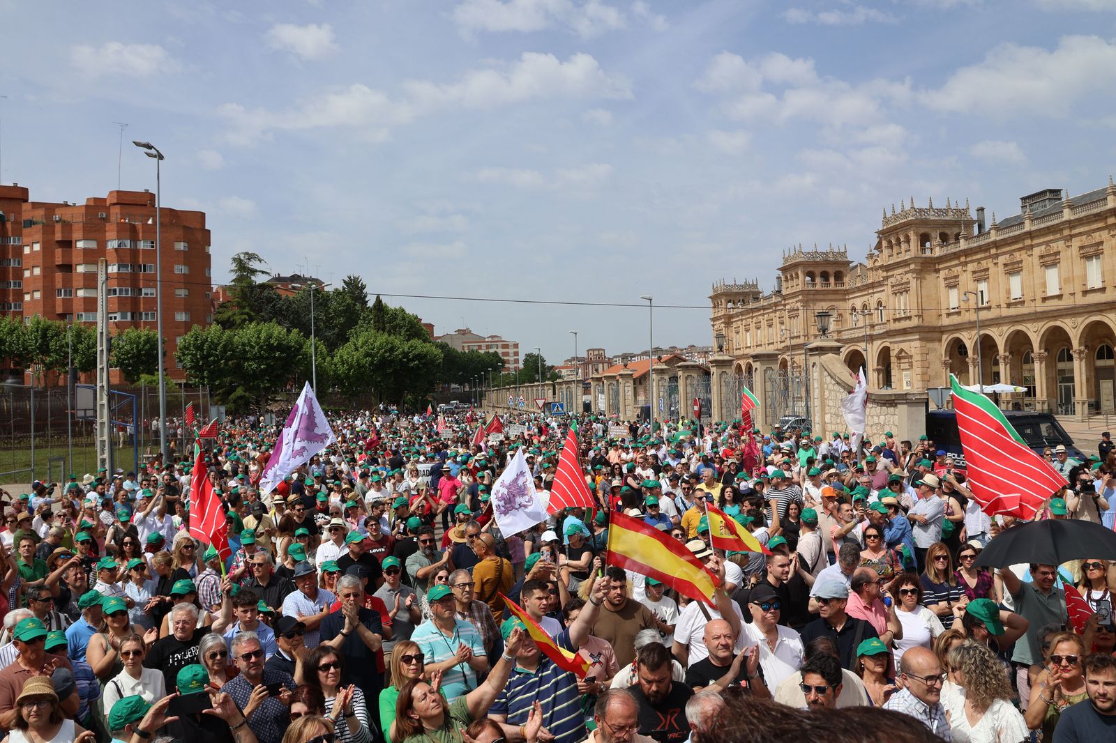 manifestacion-contra-la-perida-de-servicios-de-ave-65