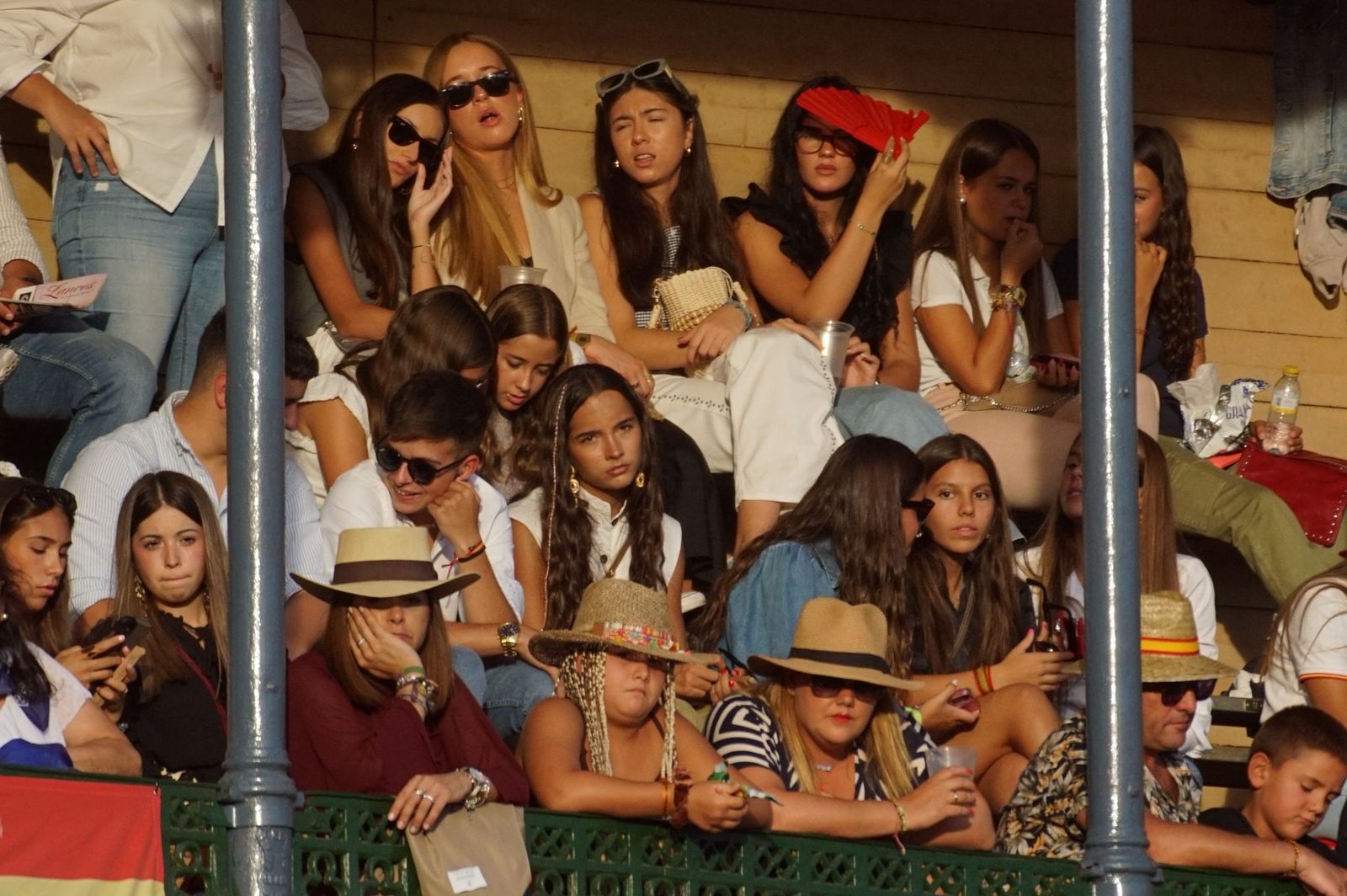 Así han vivido los salmantinos el primer festejo de la feria taurina 2025: imágenes del ambiente en los tendidos y en el patio de cuadrillas