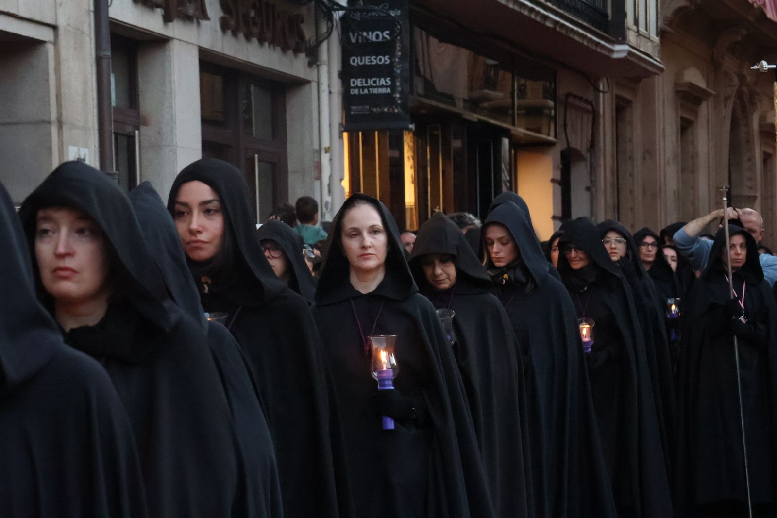 GALERÍA | Revive en imágenes la procesión de la Soledad