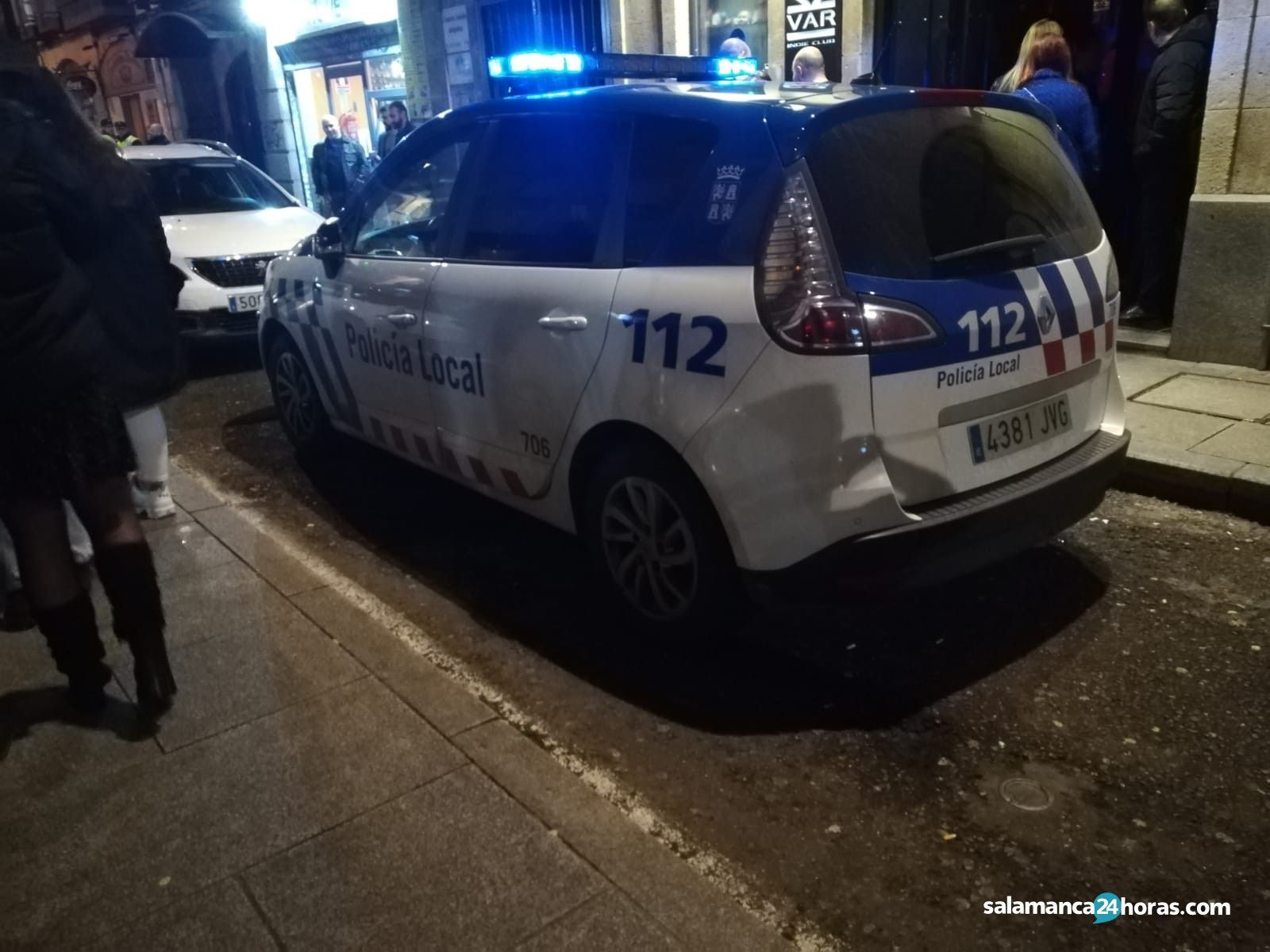 Policía local varillas fiesta