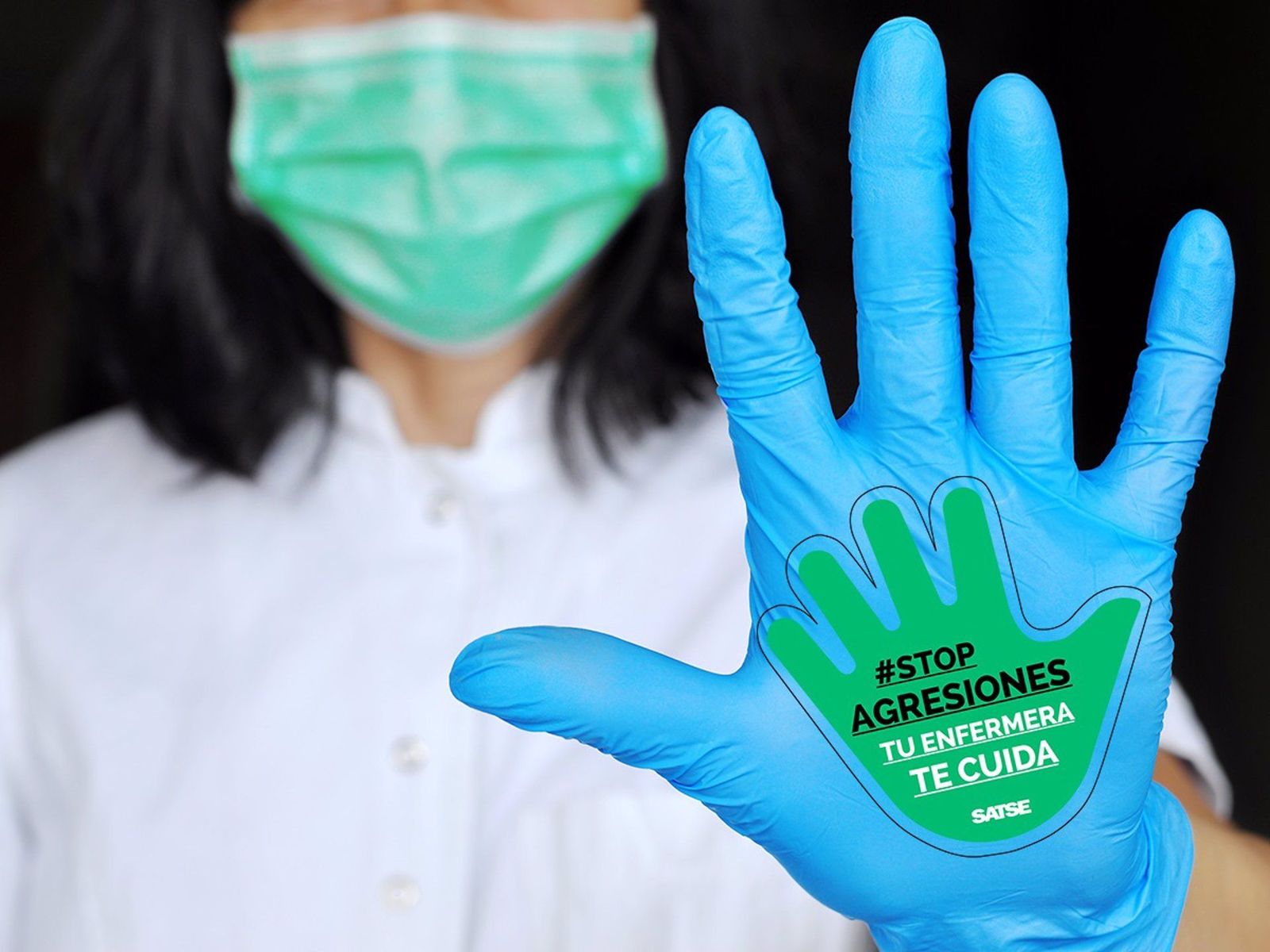 Imagen de recurso de la campaña de SATSE bajo el lema 'Stop agresiones. Te enfermera te cuida'   SATSE   Archivo