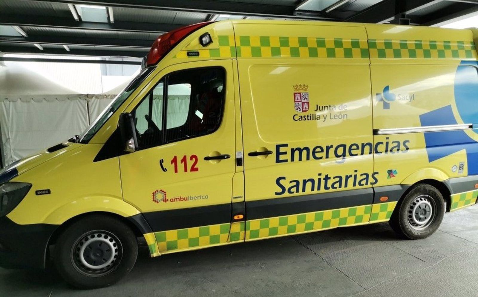 Ambulancia en el hospital. Foto EP
