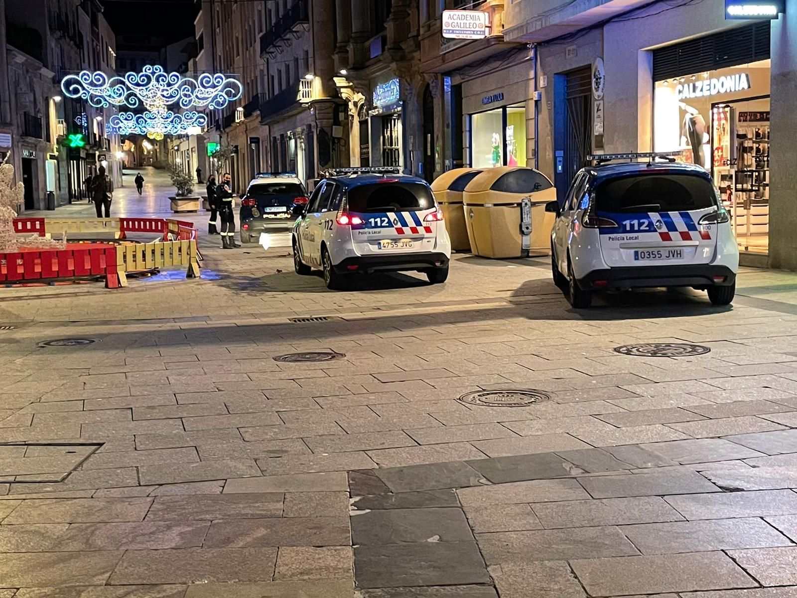 Policía Nacional y Policía Local en la plaza del Liceo