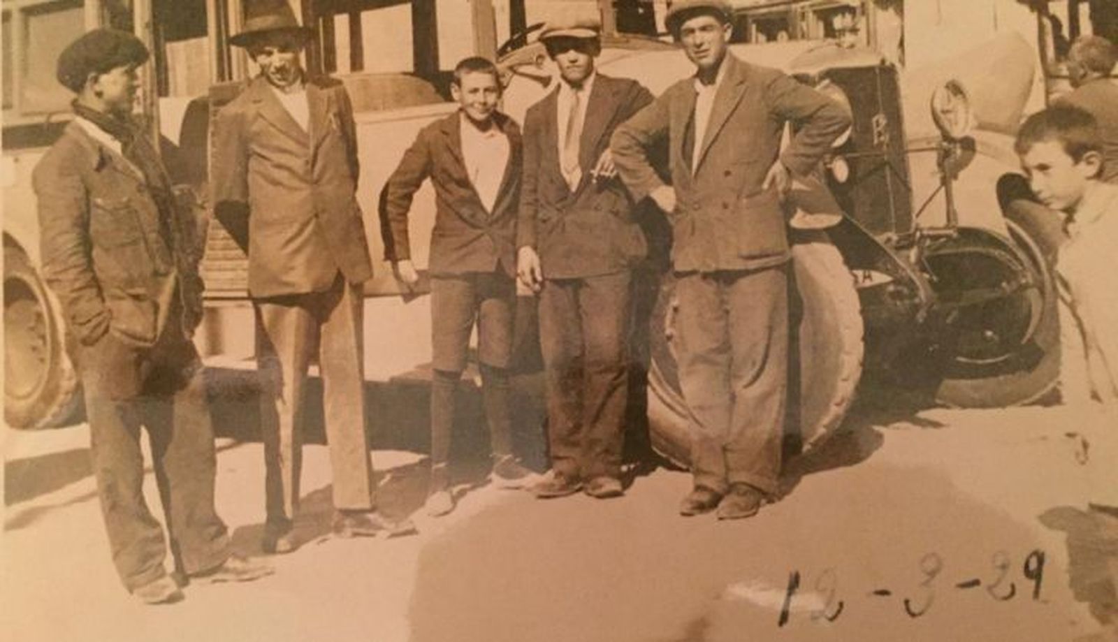 Empresa El Pilar SA (1)