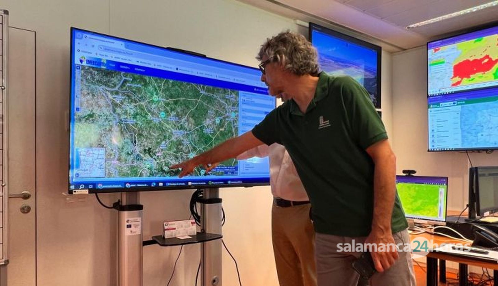 Visita al Centro Provincial de Mando de Salamanca del consejero de Medio Ambiente, Juan Carlos Suárez-Quiñones . Fotos S24H