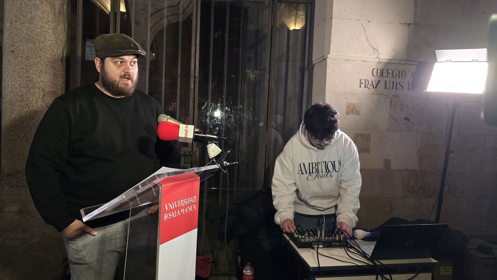 Día Internacional y Europeo de las Personas con Discapacidad con un acto especial que combina luz, arte urbano, música y participación comunitaria, con el objetivo de visibilizar la diversidad y reivindicar una sociedad más inclusiva.