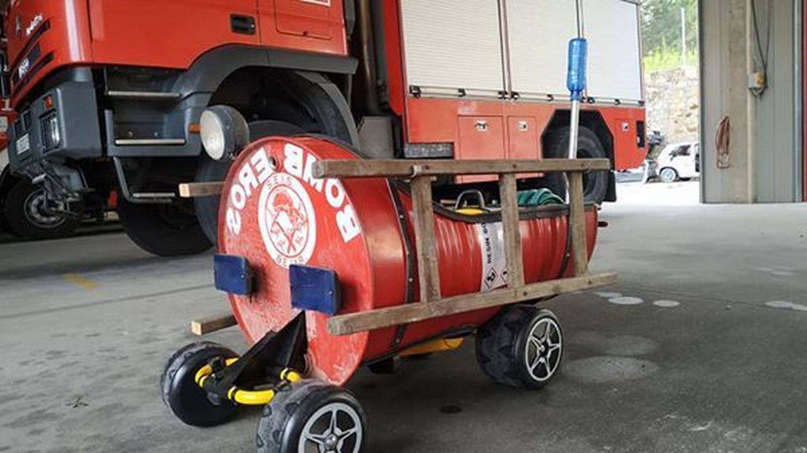 Foto camión hecho por el parque de bomberos