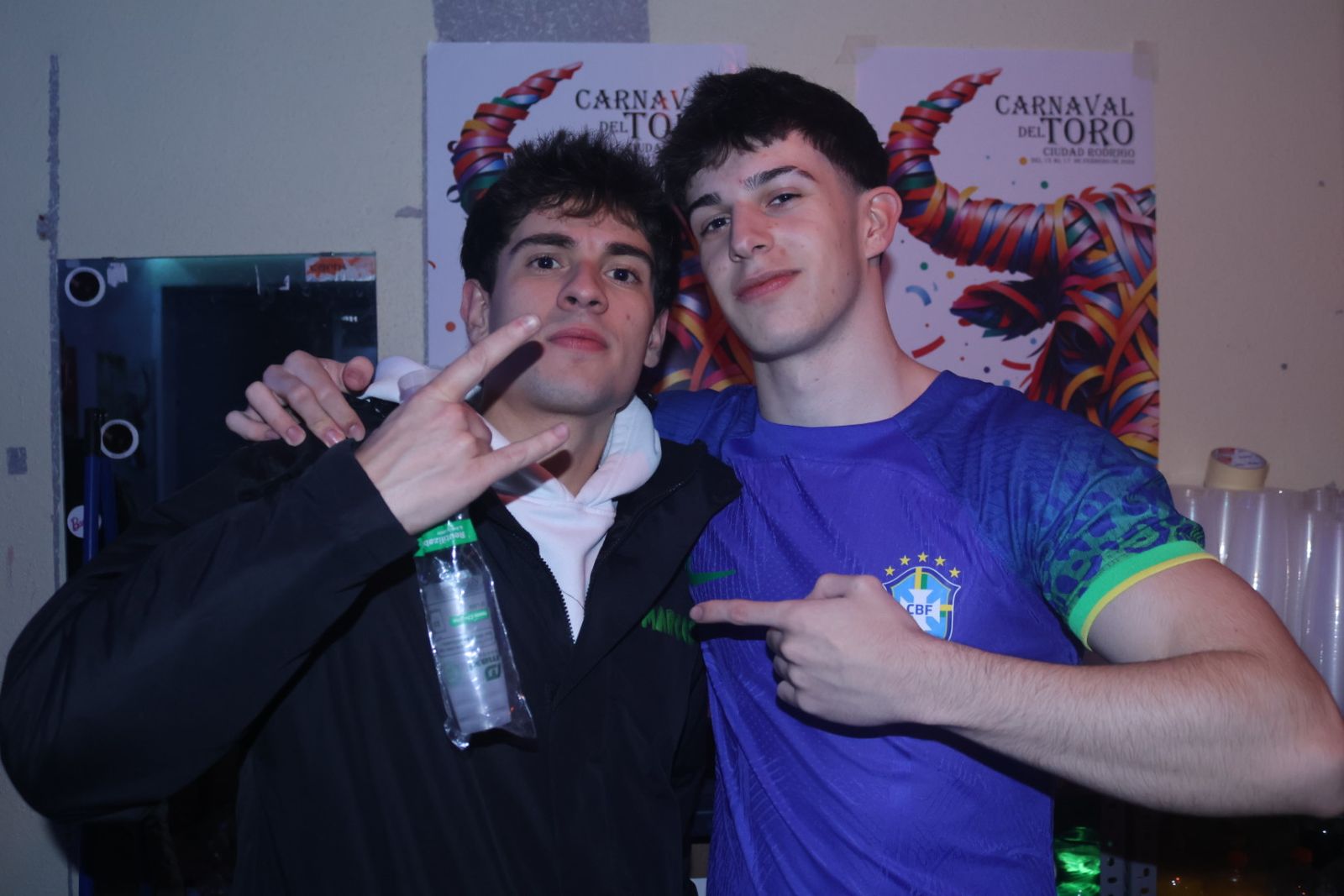 Los jóvenes vuelven a llenar las calles de Ciudad Rodrigo por el Carnaval del Toro