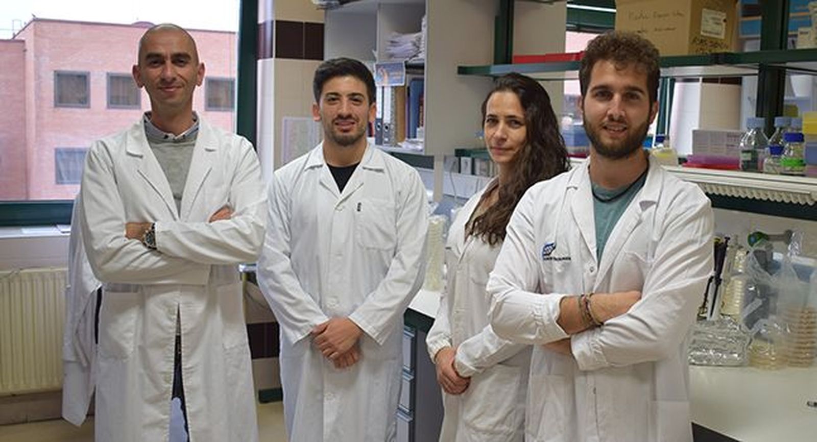 Zaki Saati Santamaría, científico de la USAL, junto con Paula García Fraile, Raúl Rivas y Ezequiel Peral Aranega, y la colaboración de Nelly Sellem Mojica (Universidad Nacional Autónoma de México), publican su trabajo en la revista ‘Microbial Genomics’ Zaki Saati Santamaría, científico de la USAL, junto con Paula García Fraile, Raúl Rivas y Ezequiel Peral Aranega, y la colaboración de Nelly Sellem Mojica (Universidad Nacional Autónoma de México), publican su trabajo en la revista ‘Microbial Genomics’