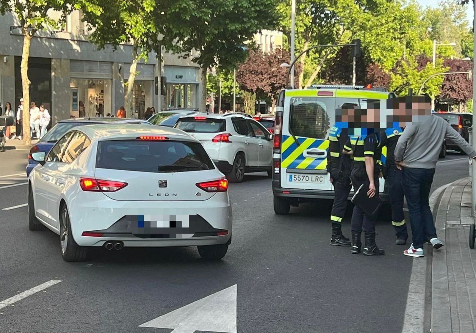 Policía Local en la avenida Mirat