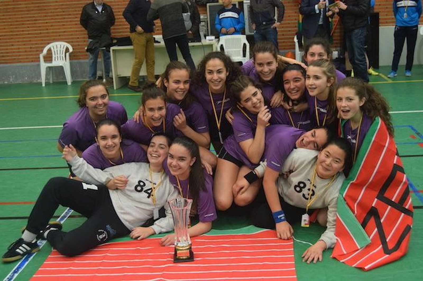 Las cadetes del Balonmano Zamora, también campeonas regionales (31-22)