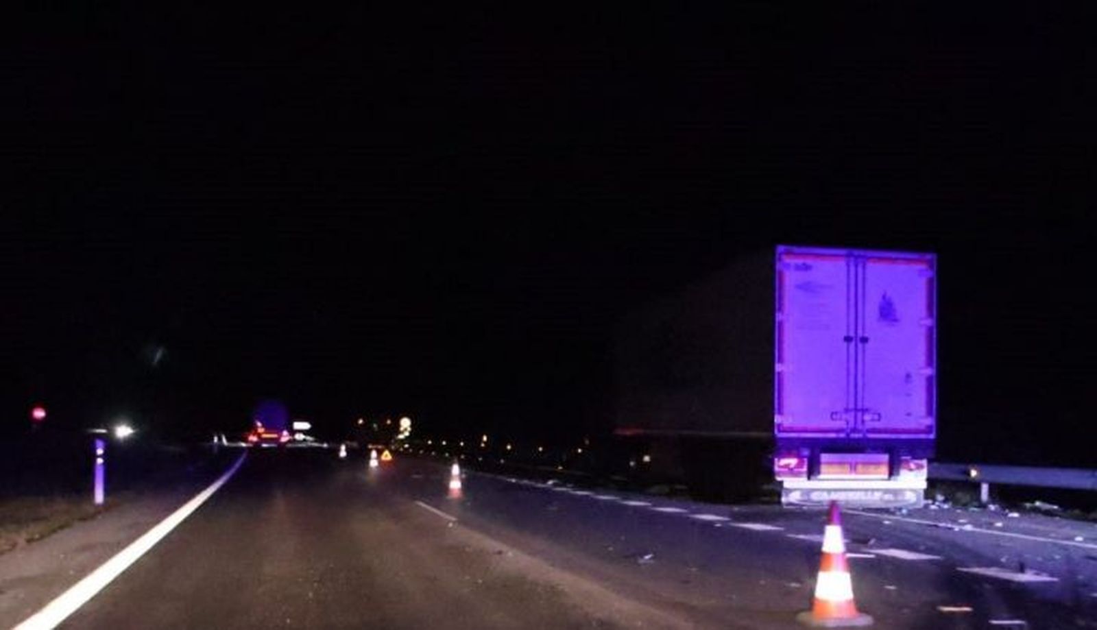 Colisión entre un camión y una autocaravana
