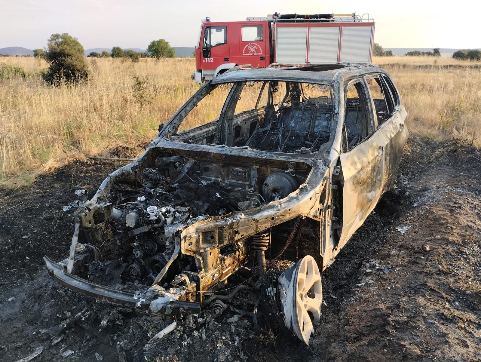 Imagen del vehículo calcinado