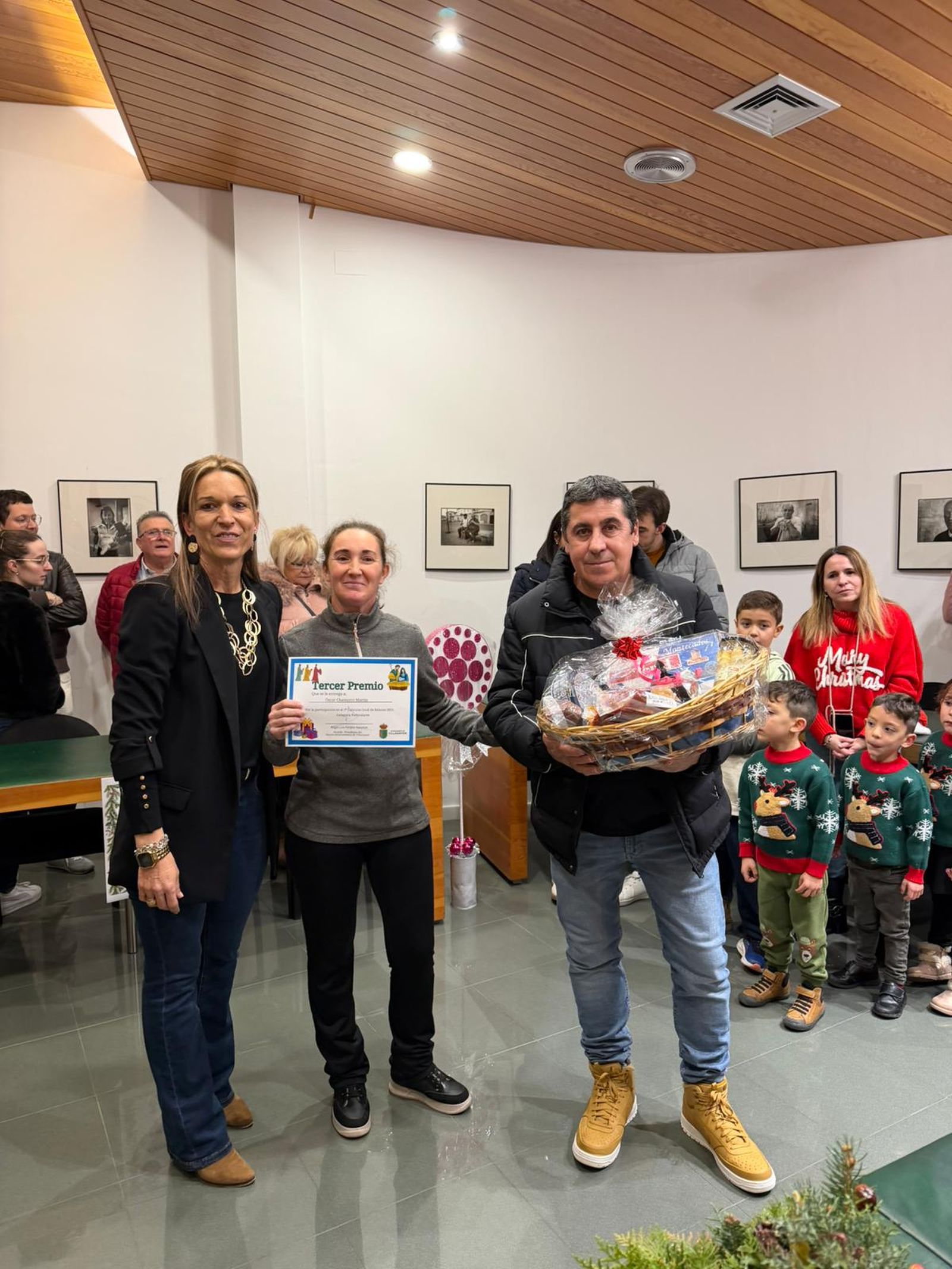 Villamayor entrega los premios de los concursos de decoración navideña y belenes