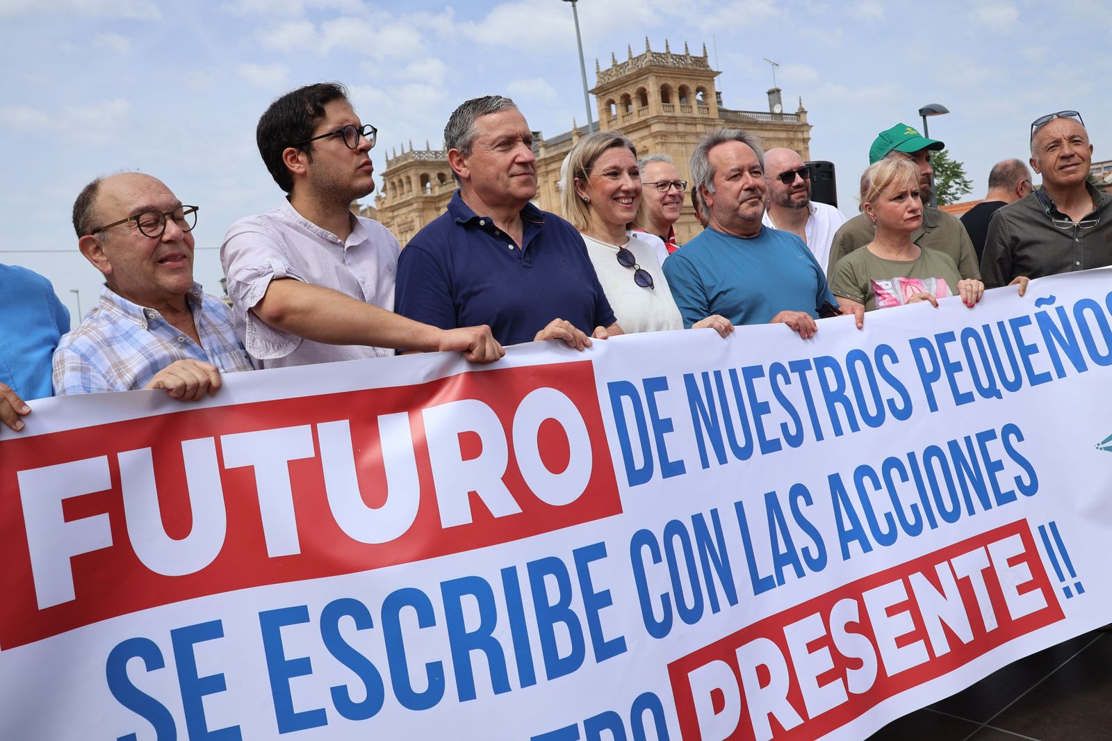 manifestacion-contra-la-perida-de-servicios-de-ave-67