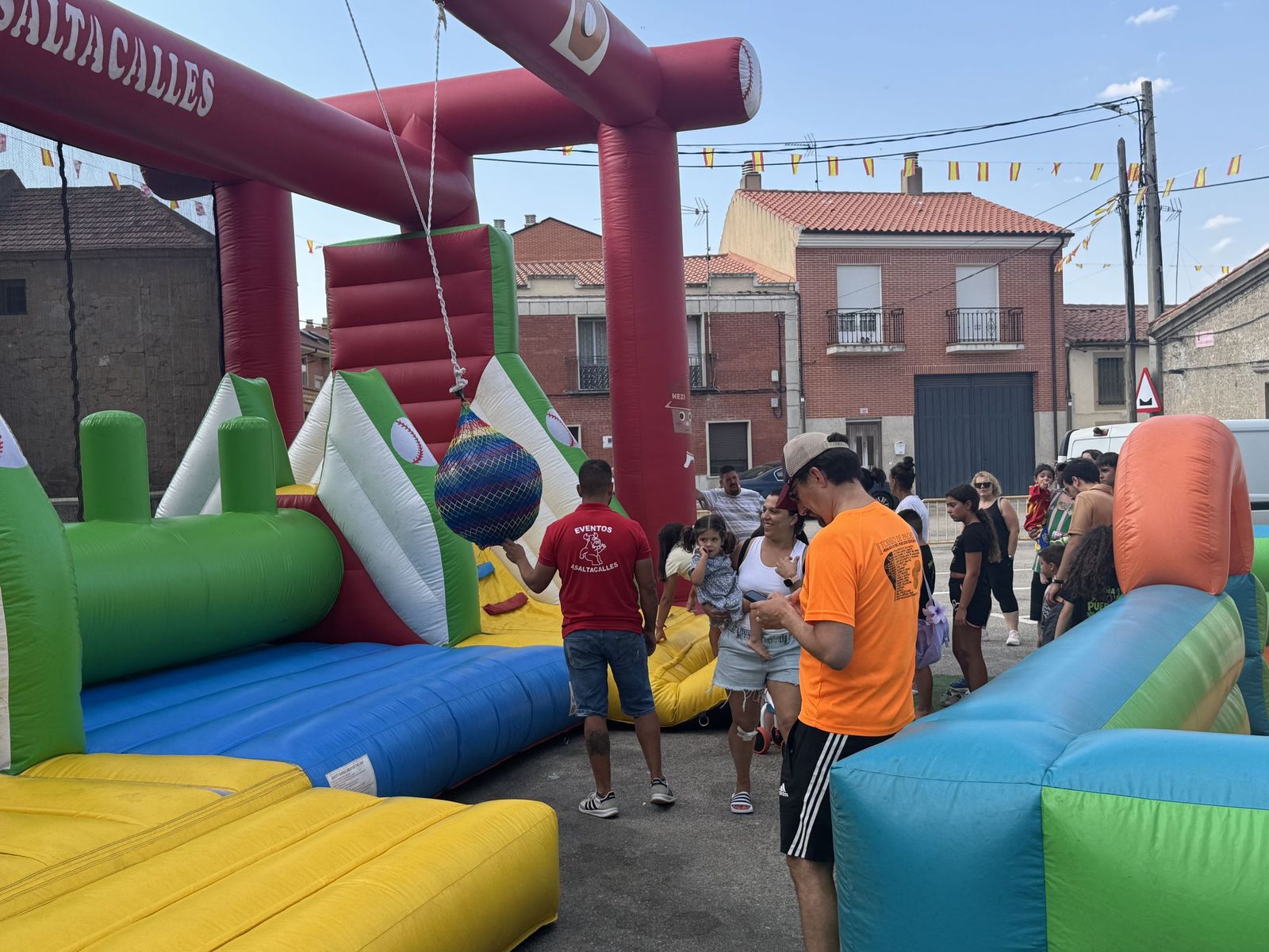 Moriscos. Parque infantil Asaltacalles.