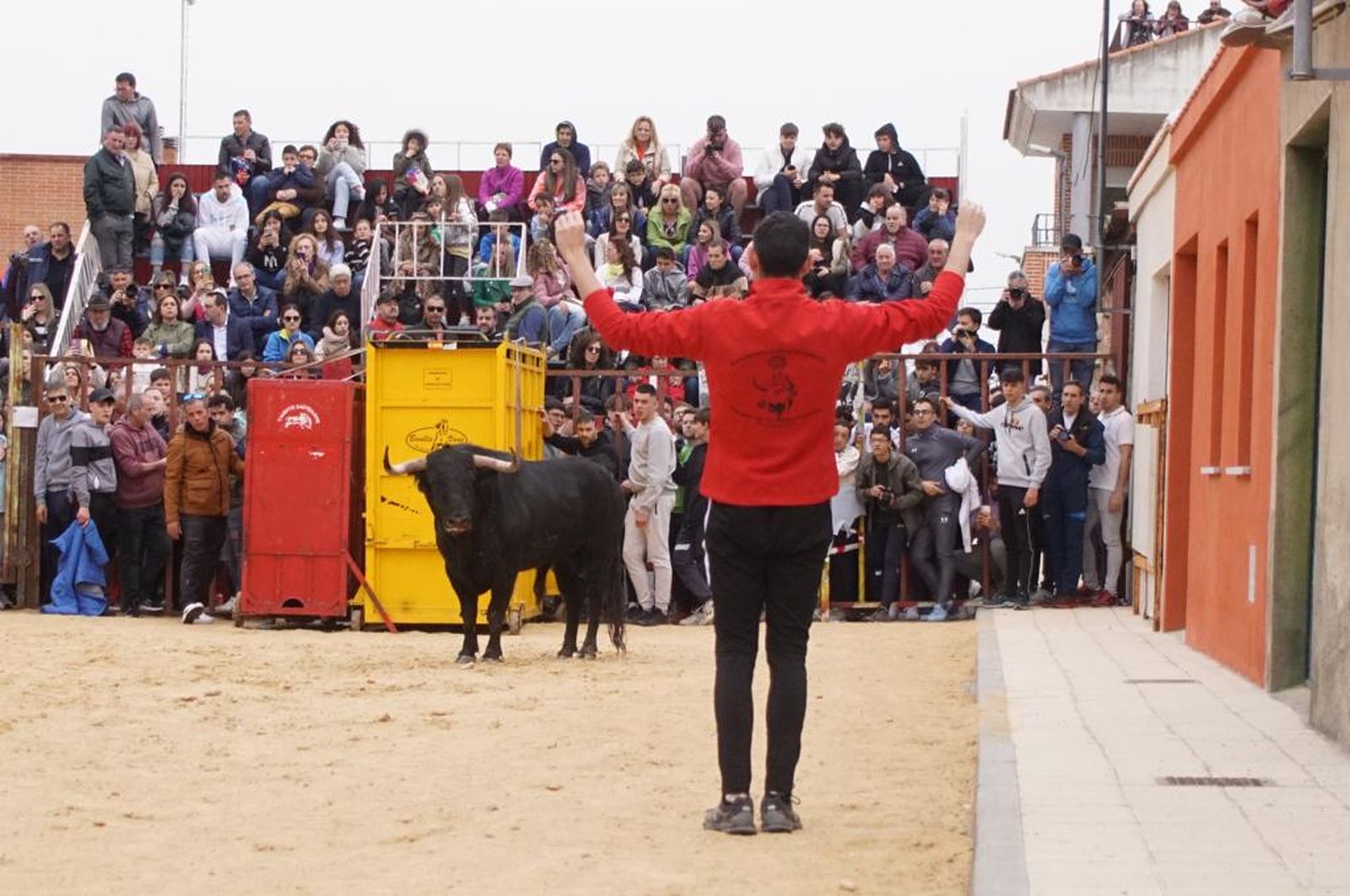 Ambiente y participación durante el 'Toro del Voto' en Villoria, suelta de dos toros del cajón. Foto Juanes (64)
