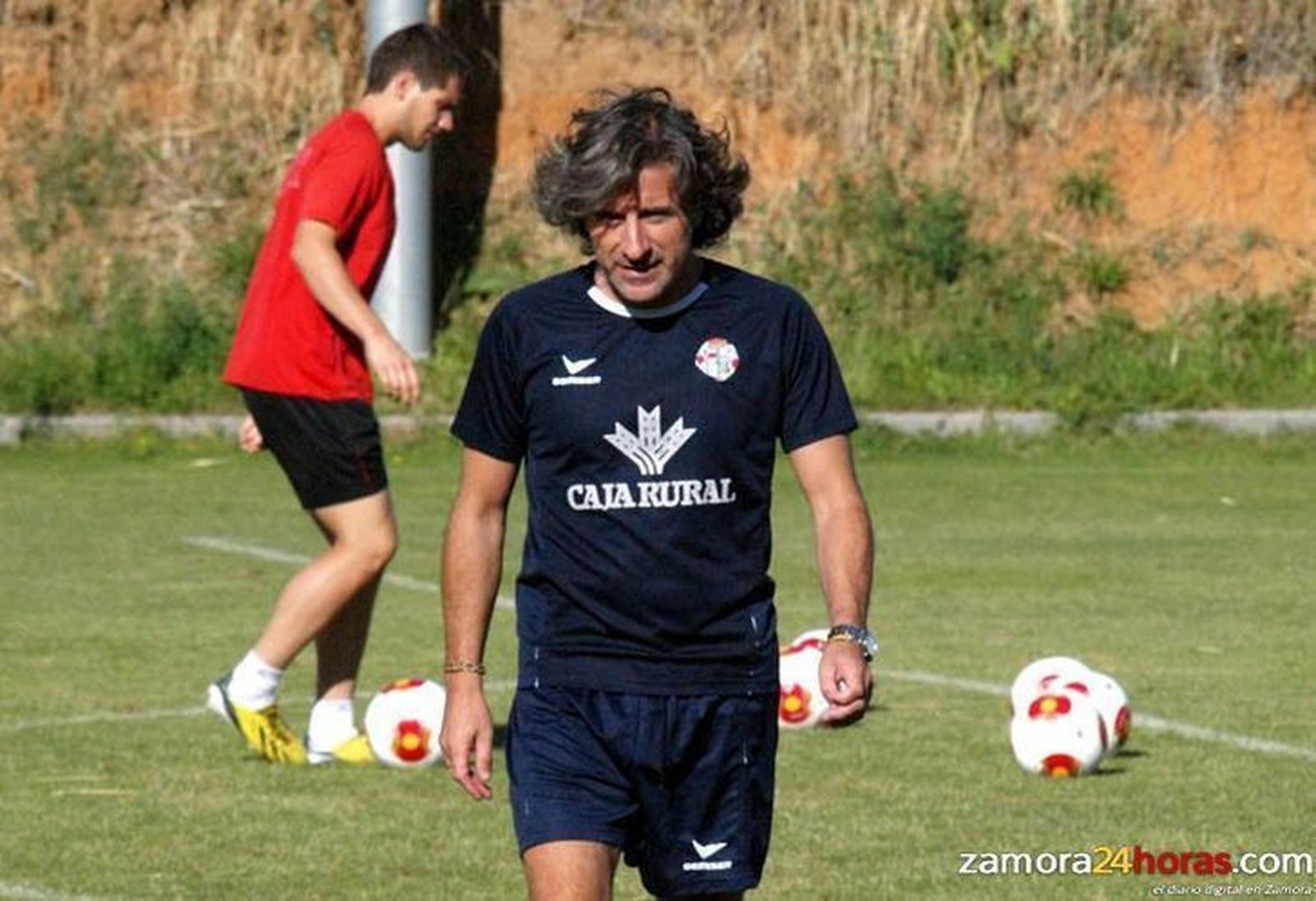 Roberto Aguirre espera contar con dos nuevos fichajes este viernes Roberto Aguirre espera contar con dos nuevos fichajes este viernes