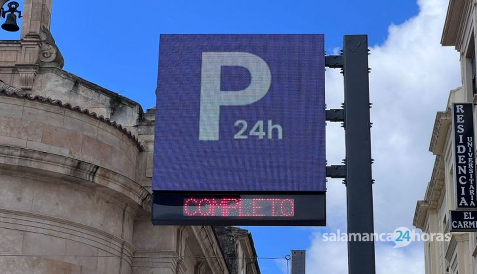 Largas colas en los aparcamientos de Salamanca capital por el puente del 1 de mayo. Fotos S24H 