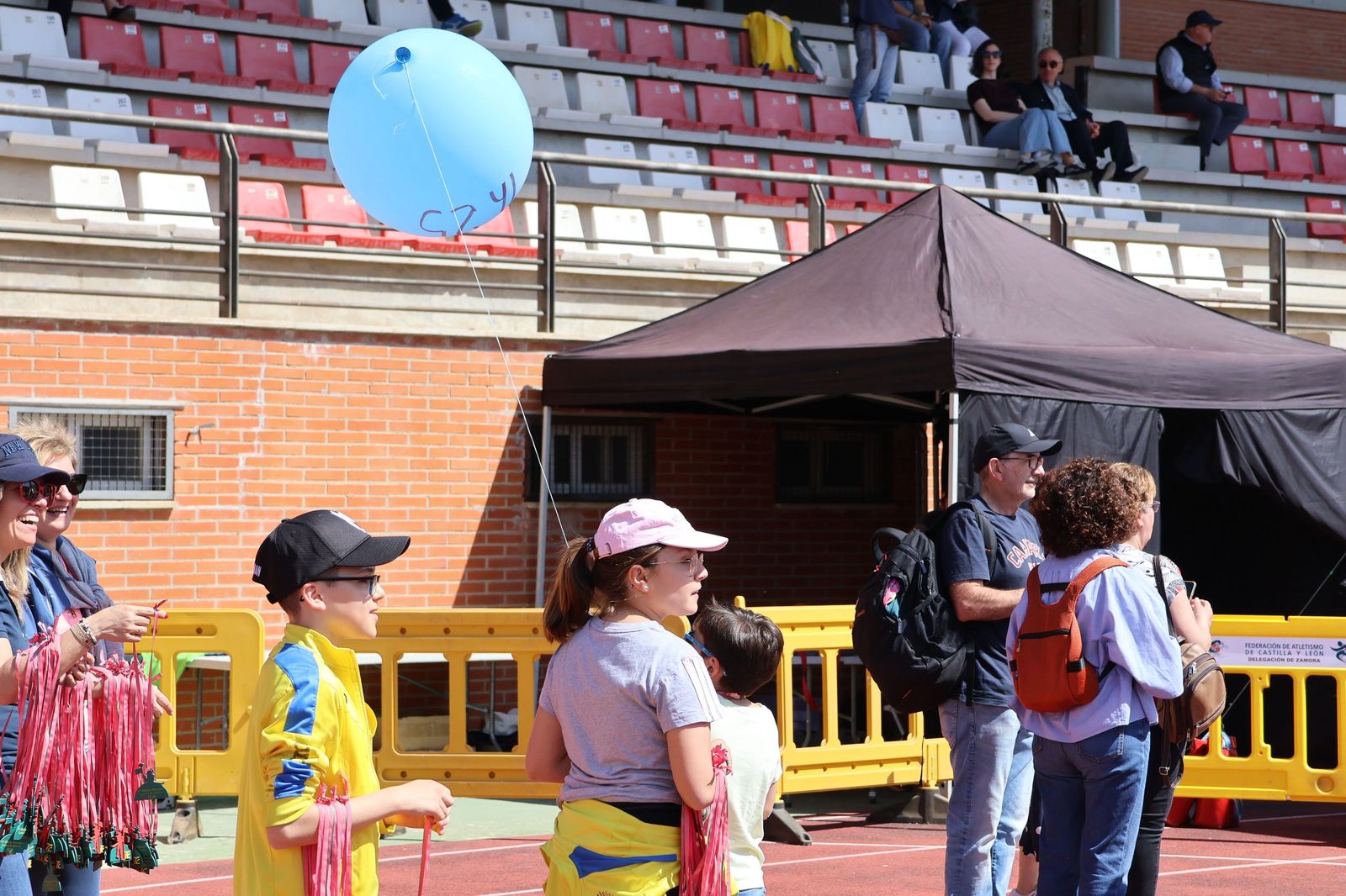 GALERÍA | Revive en imágenes la llegada a meta de los atletas en la Media Maratón de Zamora