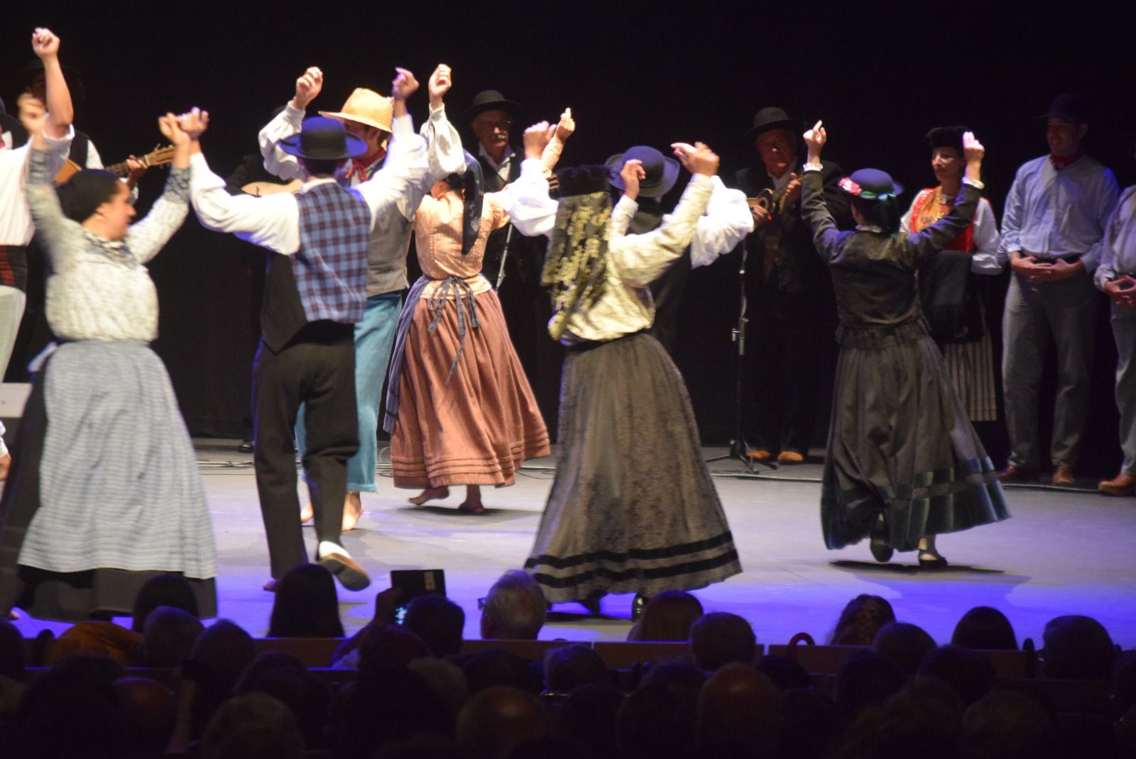 gala-de-clausura-del-festival-internacional-de-folklore-de-zamora-67