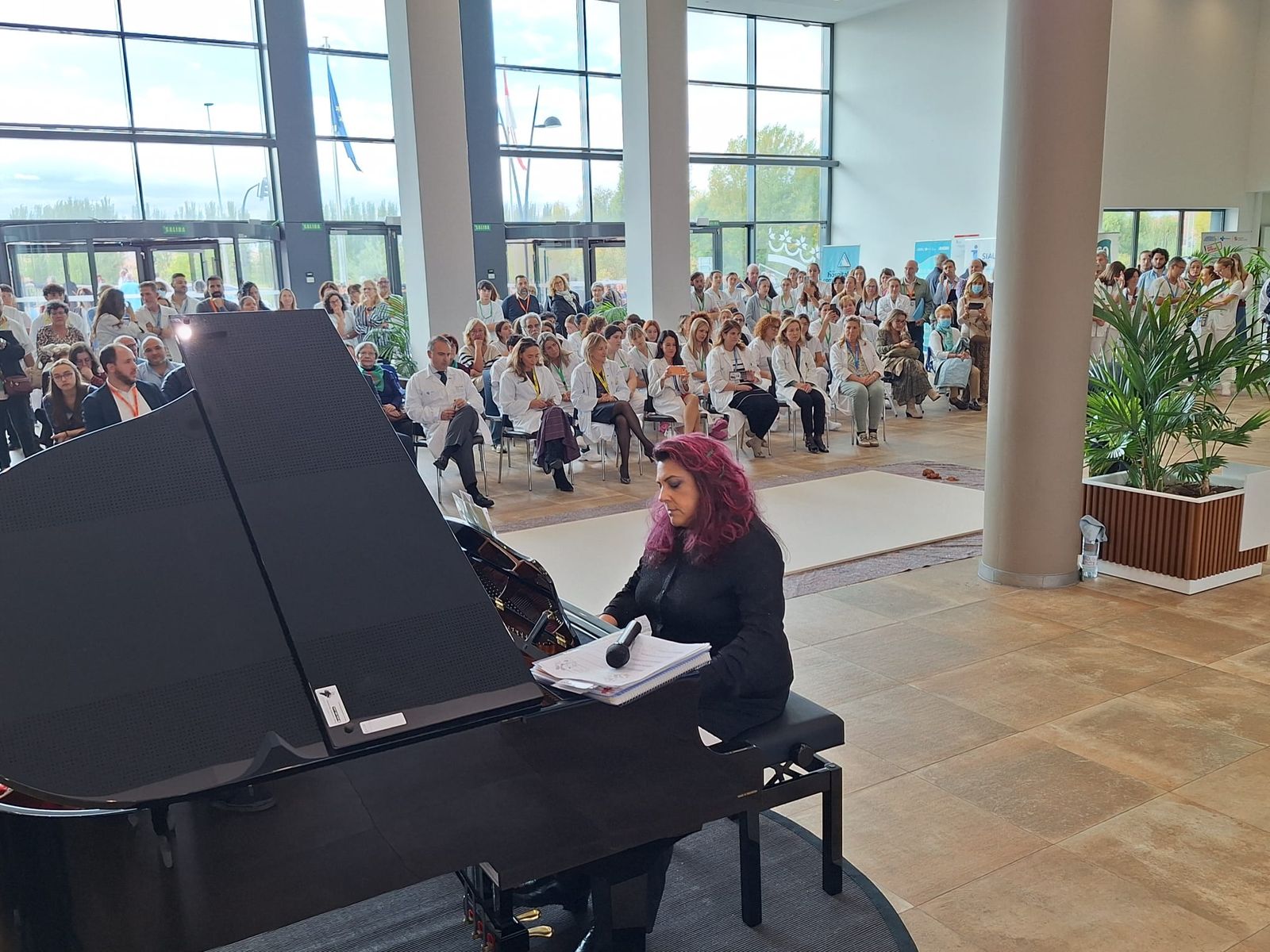 50º Aniversario del Hospital Clínico  Universitario con una intervención artística “Latidos  de barro” (12).jpeg