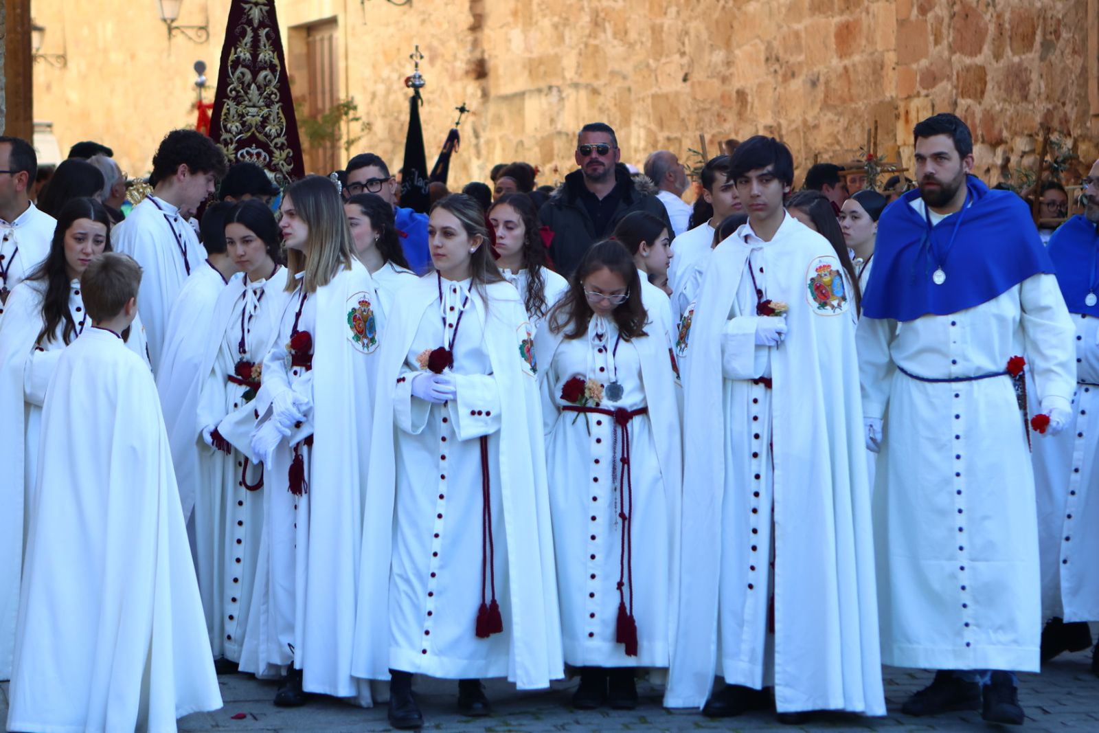 Procesión del encuentro de Nuestra Señora de la Alegría y Jesús Resucitado en el Domingo de Resurrección en Salamanca