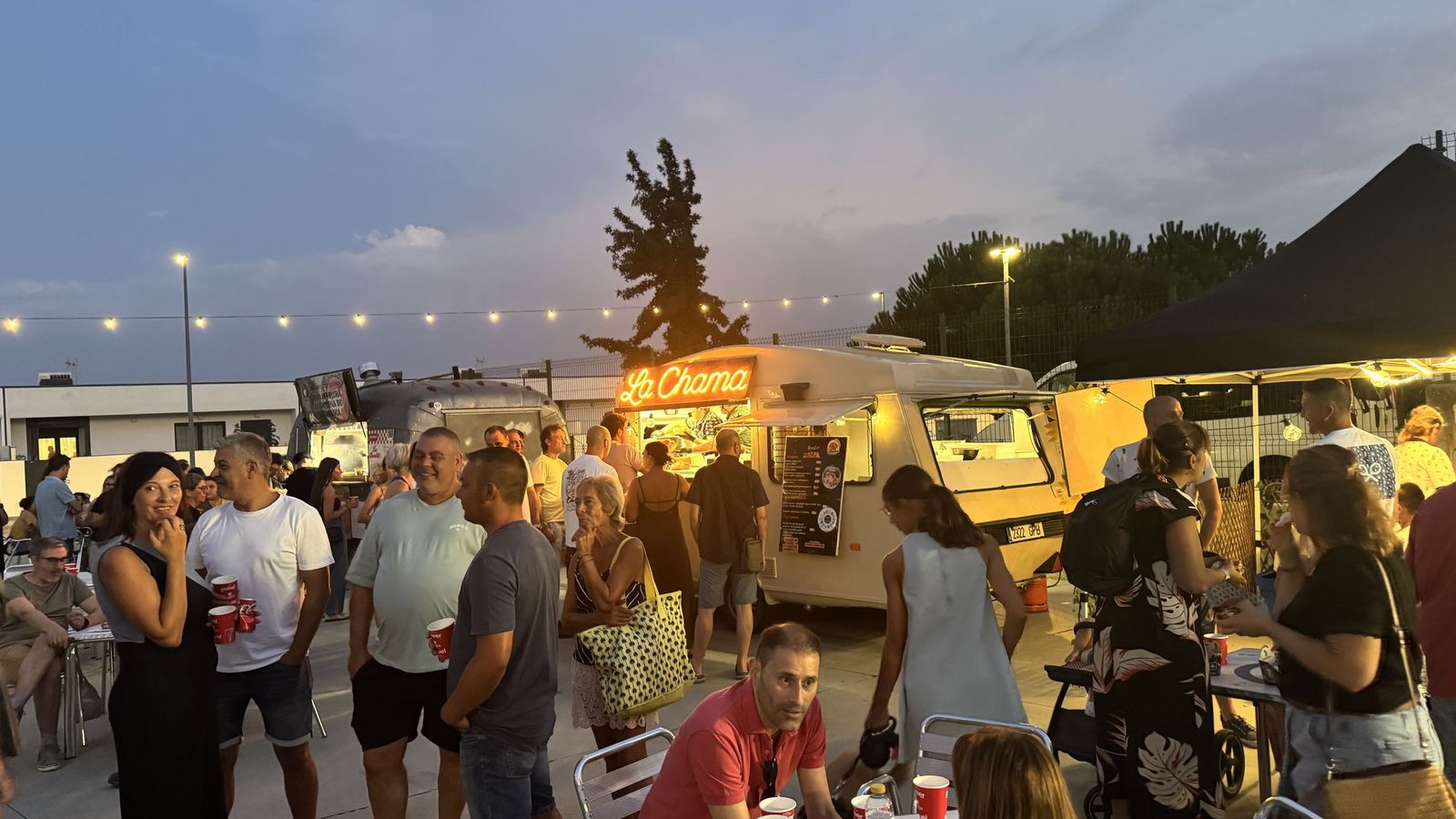 Feria Food Trucks en Aldeatejada en la plaza Mayalde